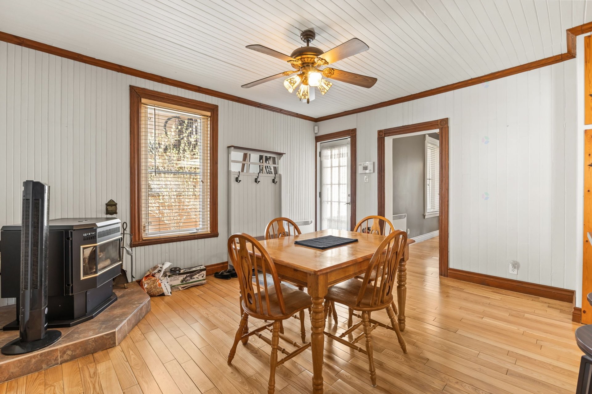 









267


Rue Champlain

,
Gatineau (Hull),




QC
J8X3R9

