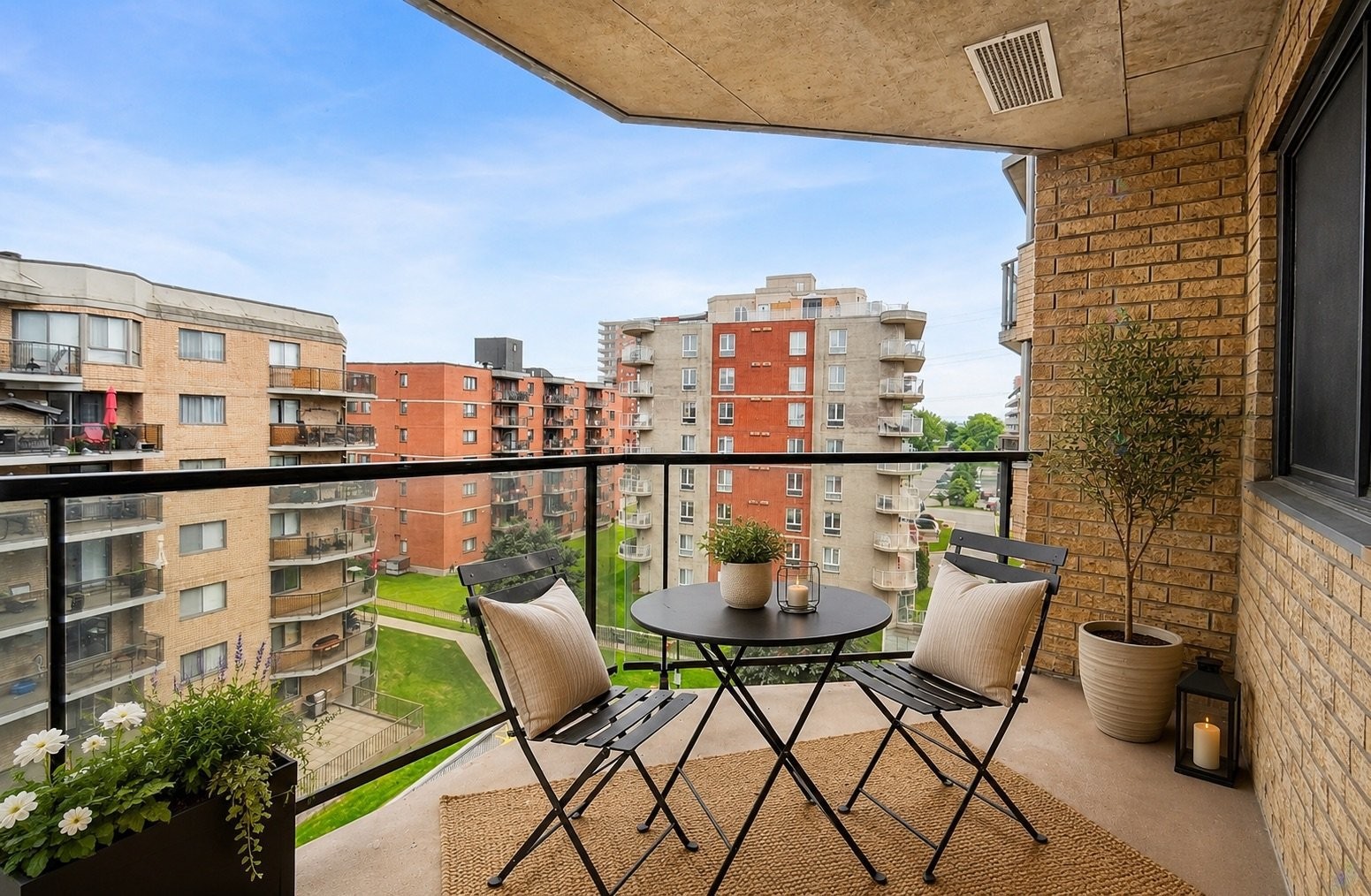 









6880


Boul. des Roseraies

, 602,
Montréal (Anjou),




QC
H1M3R7

