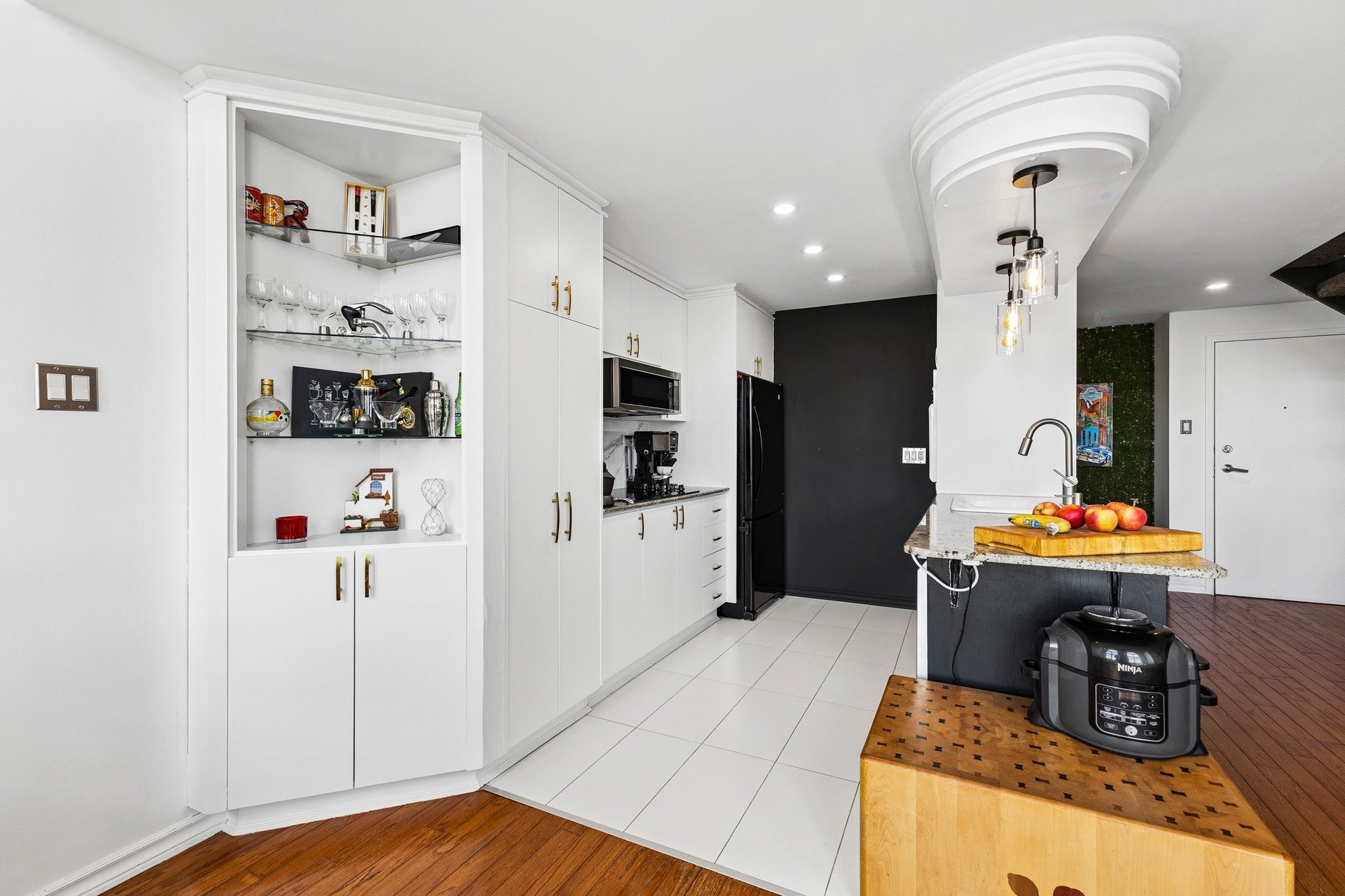









760


Ch. Marie-Le Ber

, 202,
Montréal (Verdun/Île-des-Soeurs),




QC
H3E1W6

