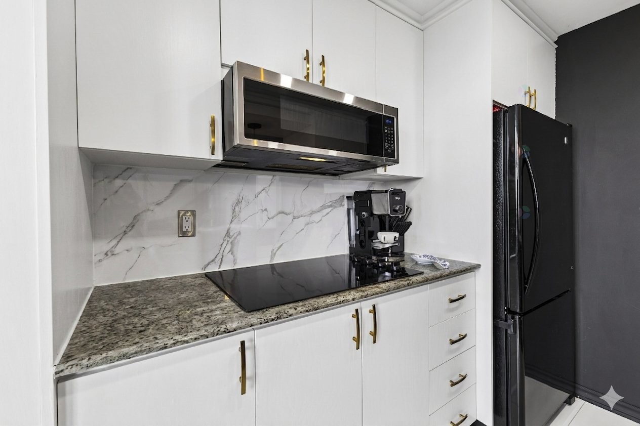 









760


Ch. Marie-Le Ber

, 202,
Montréal (Verdun/Île-des-Soeurs),




QC
H3E1W6

