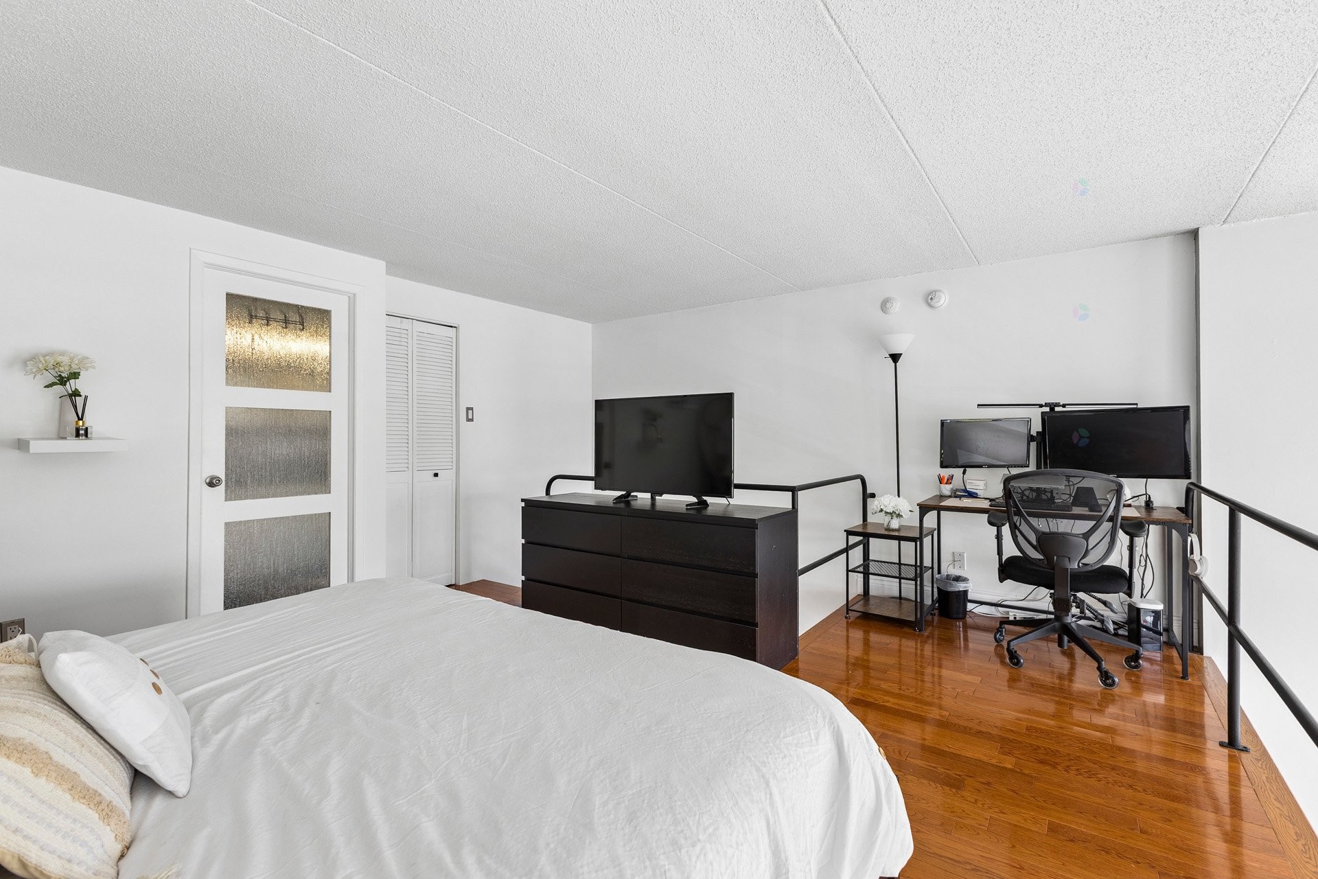 









760


Ch. Marie-Le Ber

, 202,
Montréal (Verdun/Île-des-Soeurs),




QC
H3E1W6

