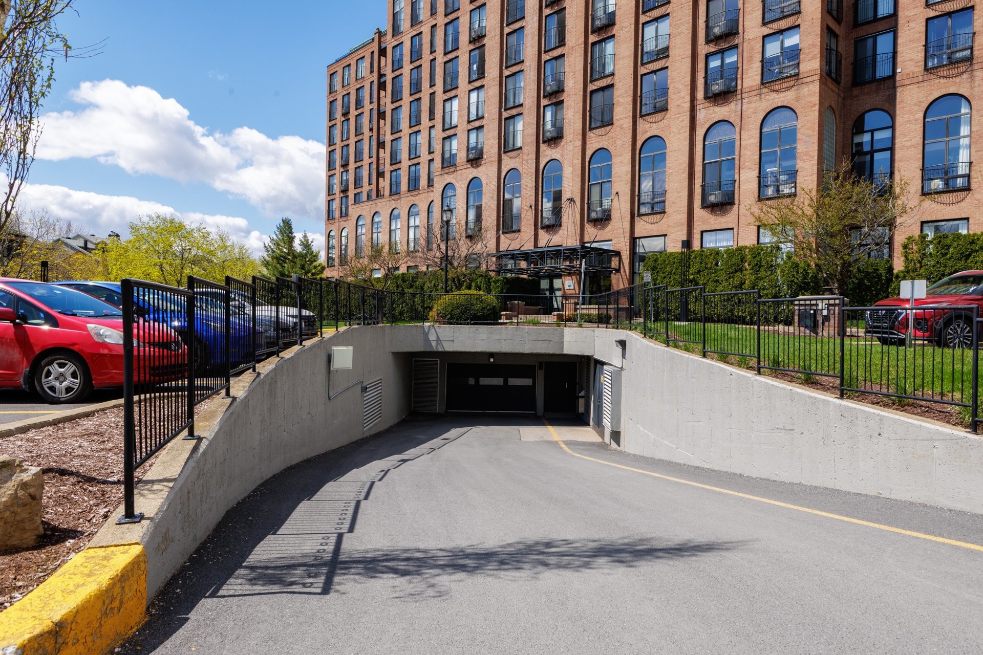 









760


Ch. Marie-Le Ber

, 202,
Montréal (Verdun/Île-des-Soeurs),




QC
H3E1W6


