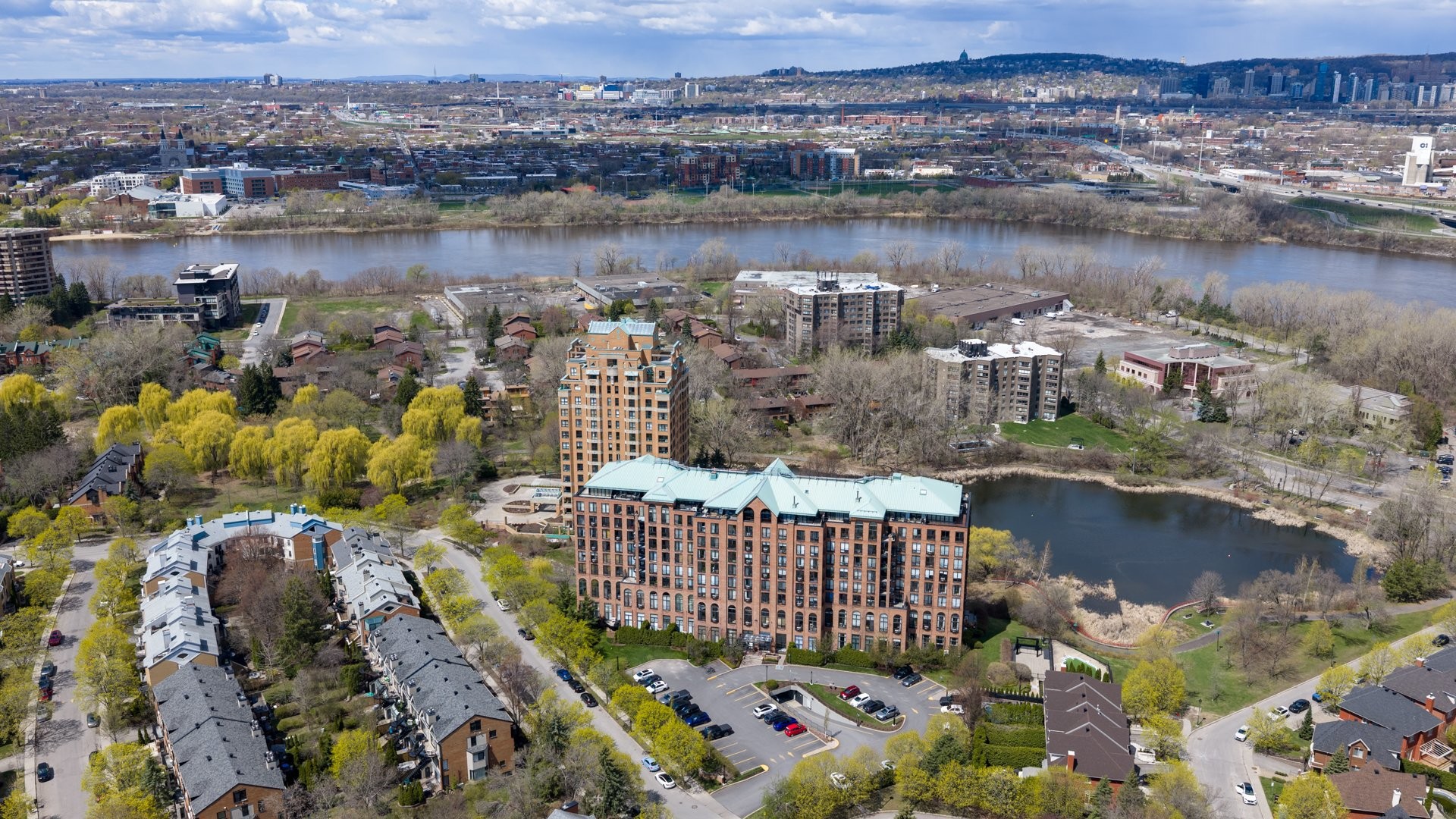 









760


Ch. Marie-Le Ber

, 202,
Montréal (Verdun/Île-des-Soeurs),




QC
H3E1W6

