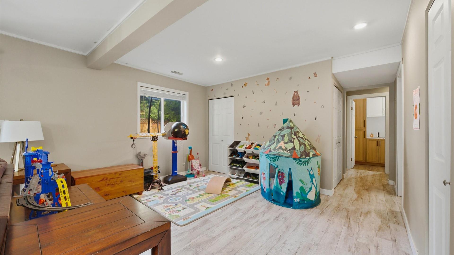 









2239


Linea

Crescent,
Lumby,




BC
V0E 2G0

