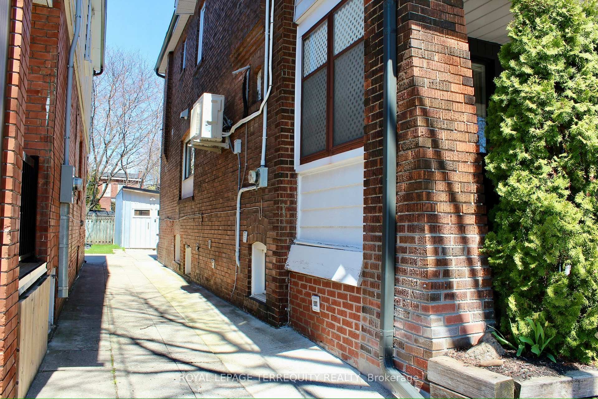 









140


Wolverleigh

Boulevard, LOWER,
Toronto,




ON
M4J 1R9

