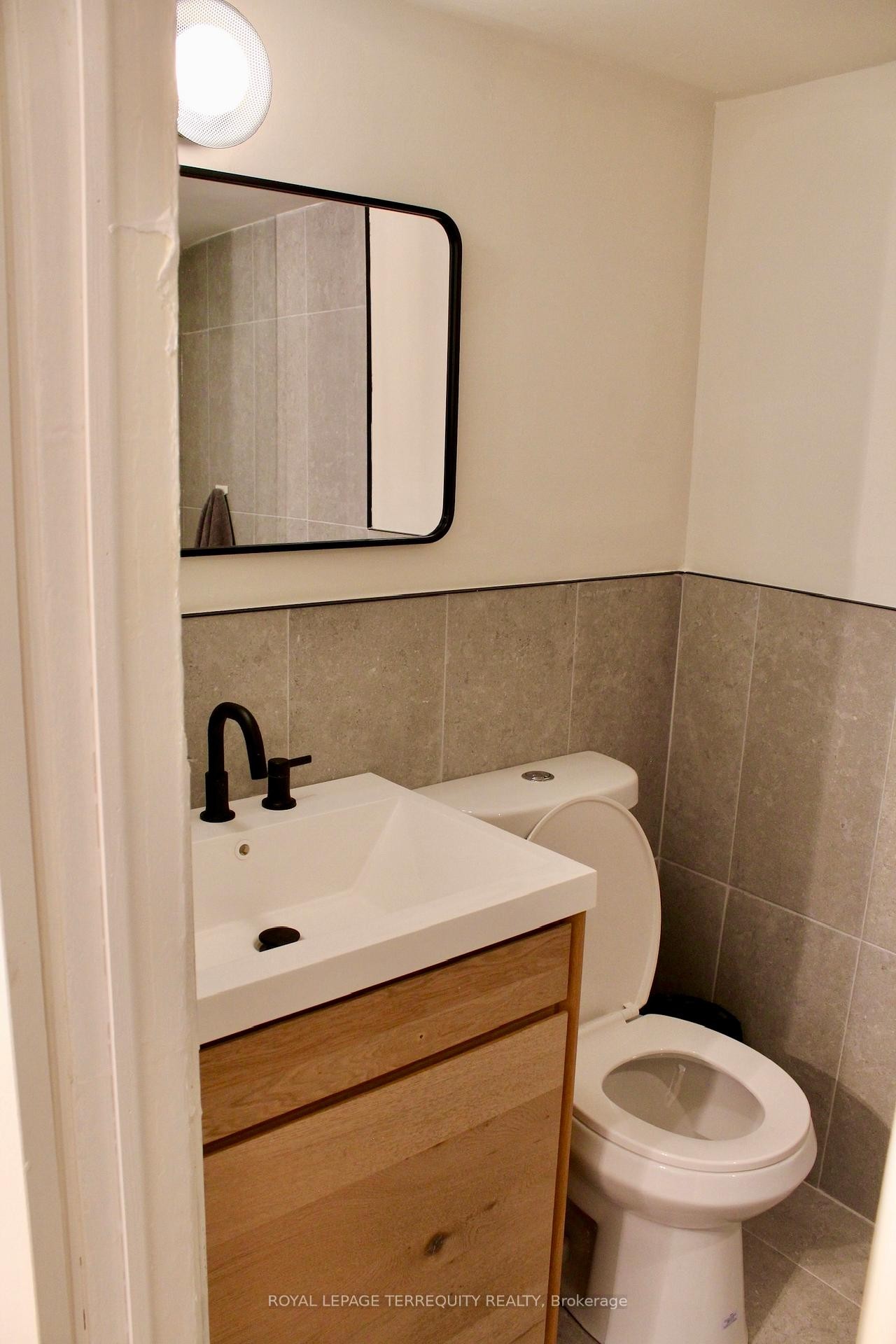 









140


Wolverleigh

Boulevard, LOWER,
Toronto,




ON
M4J 1R9

