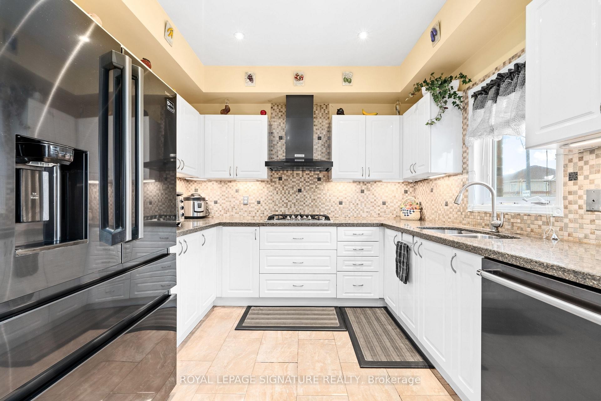 









687


Twain

Avenue,
Mississauga,




ON
L5W 1K7

