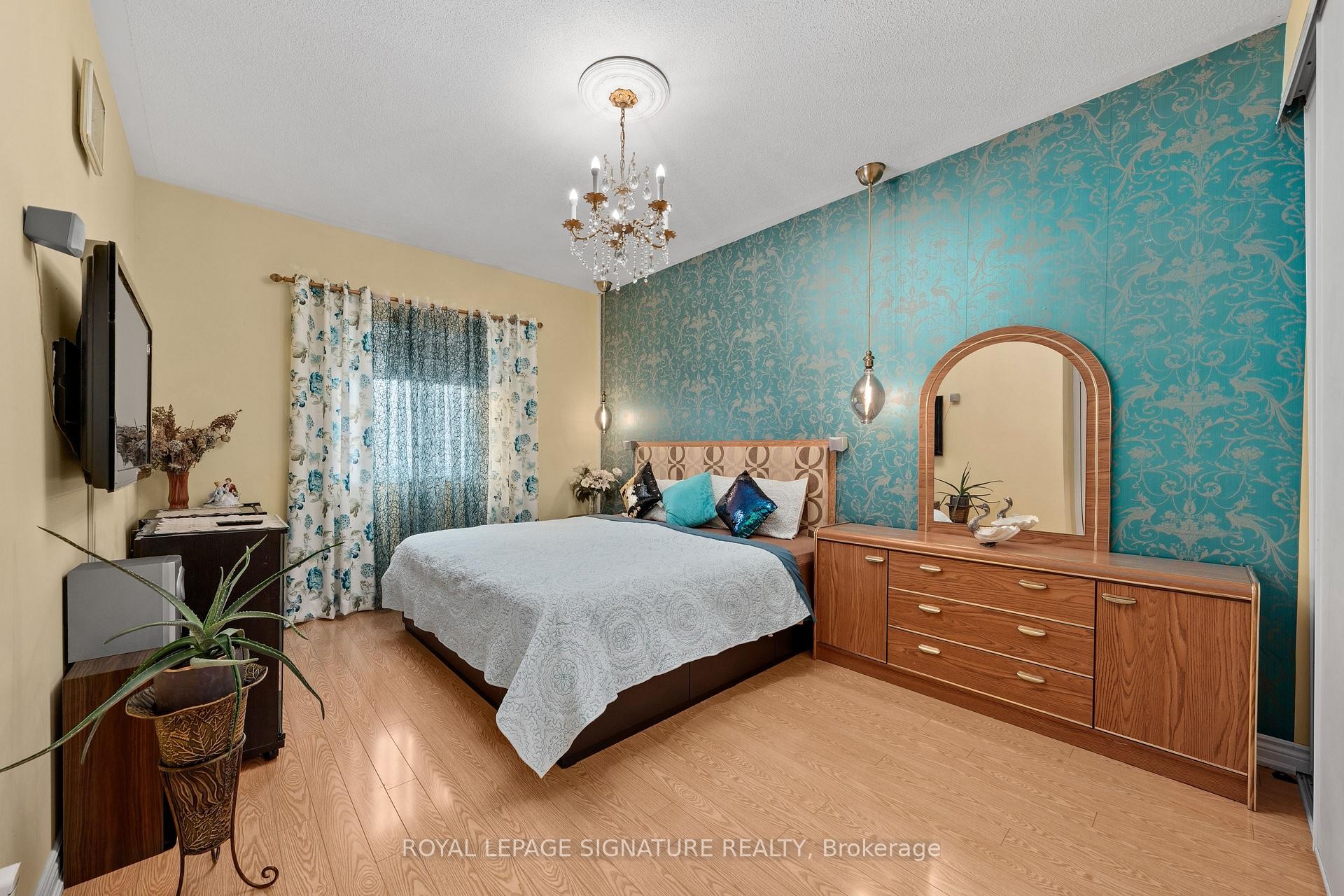 









687


Twain

Avenue,
Mississauga,




ON
L5W 1K7

