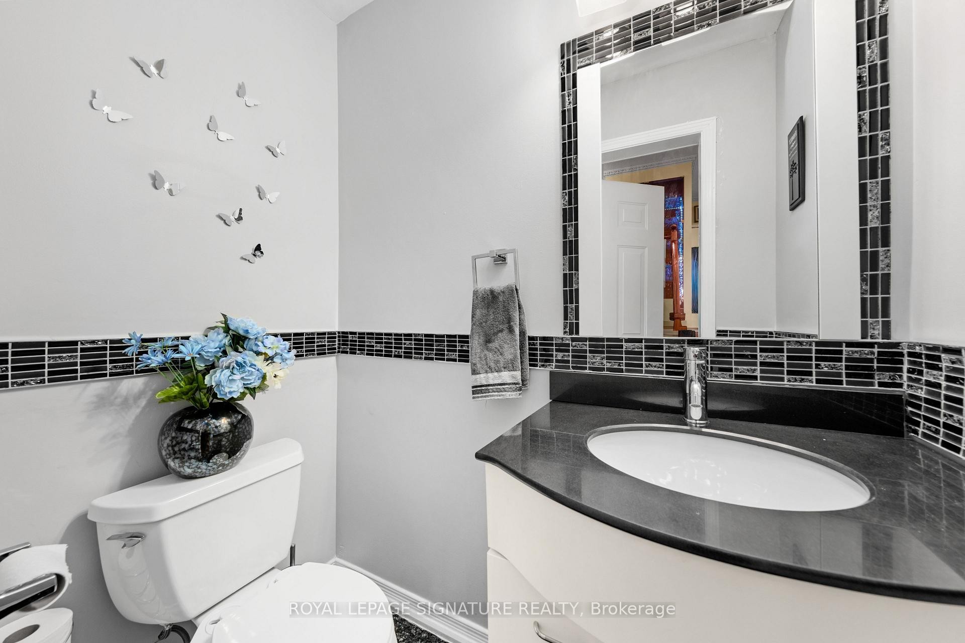 









687


Twain

Avenue,
Mississauga,




ON
L5W 1K7

