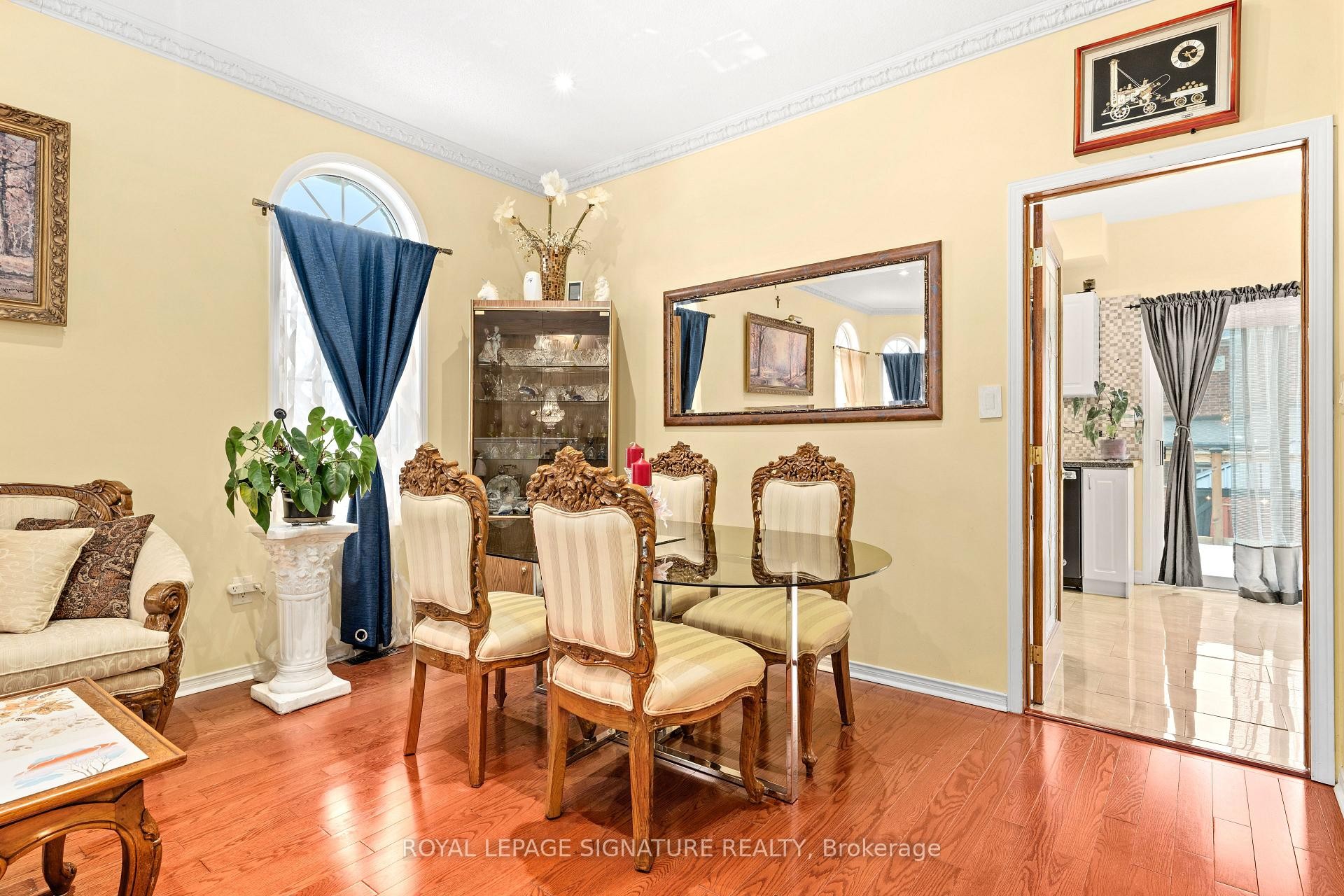 









687


Twain

Avenue,
Mississauga,




ON
L5W 1K7


