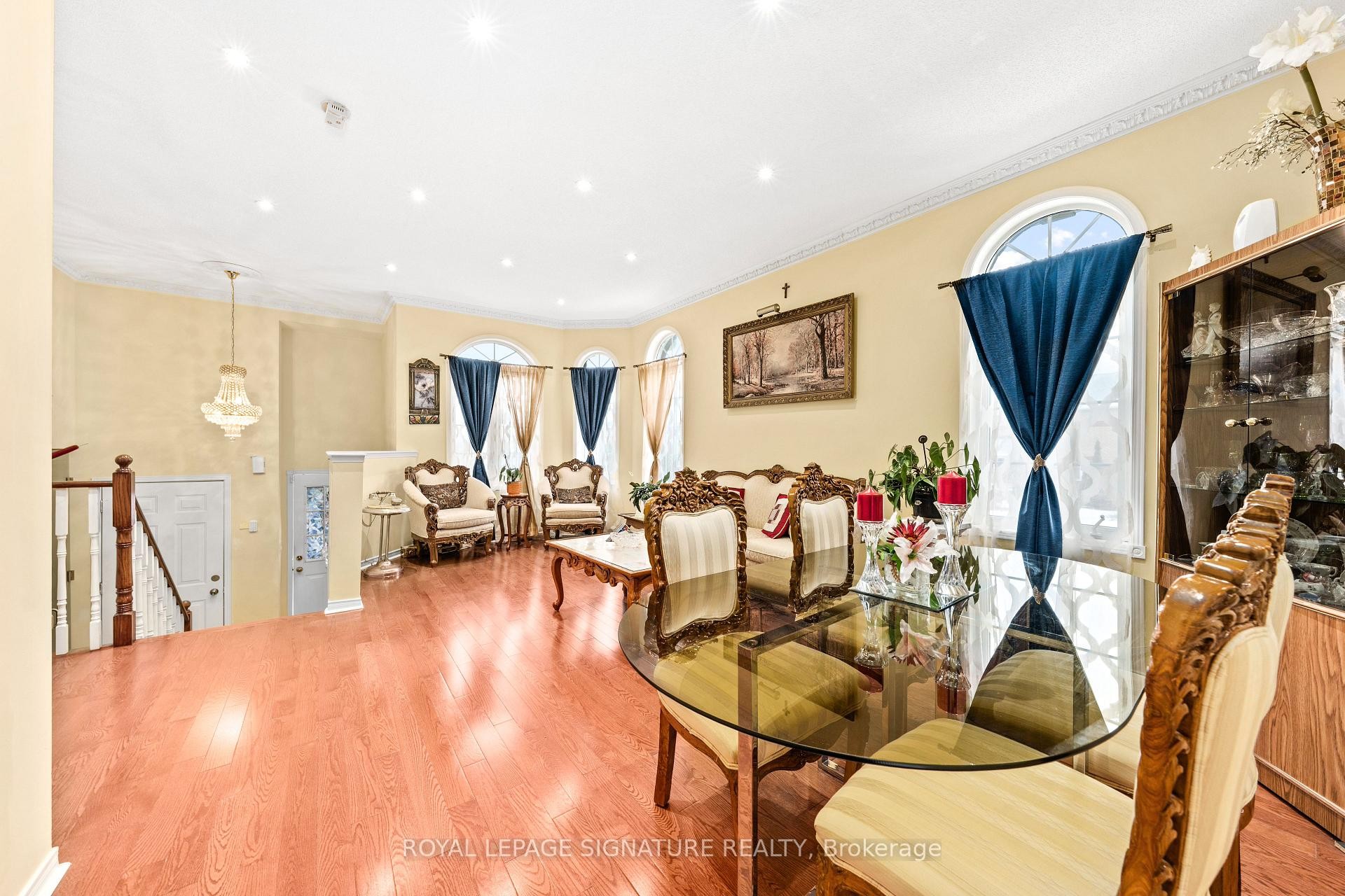 









687


Twain

Avenue,
Mississauga,




ON
L5W 1K7

