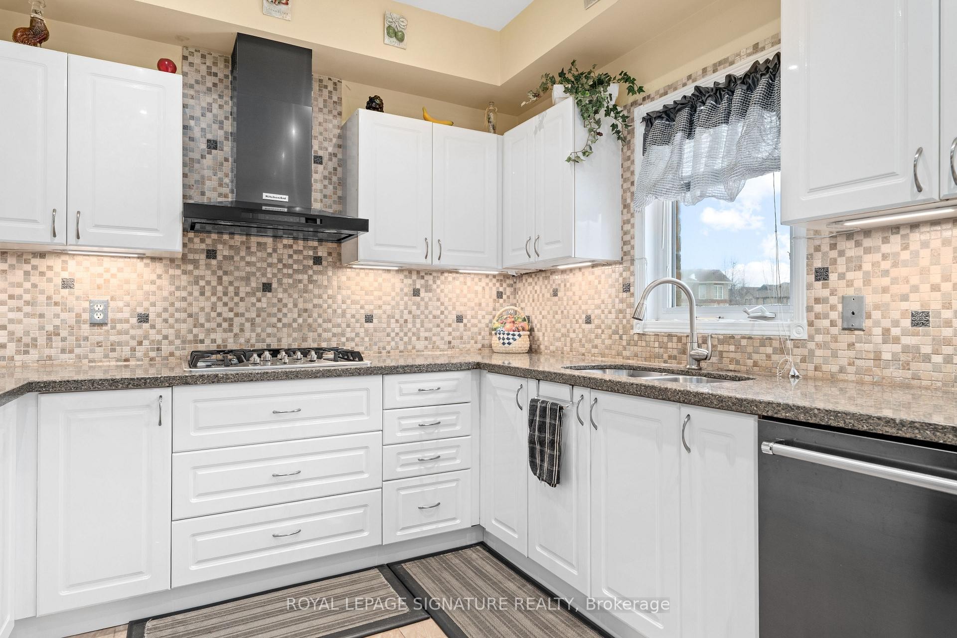 









687


Twain

Avenue,
Mississauga,




ON
L5W 1K7

