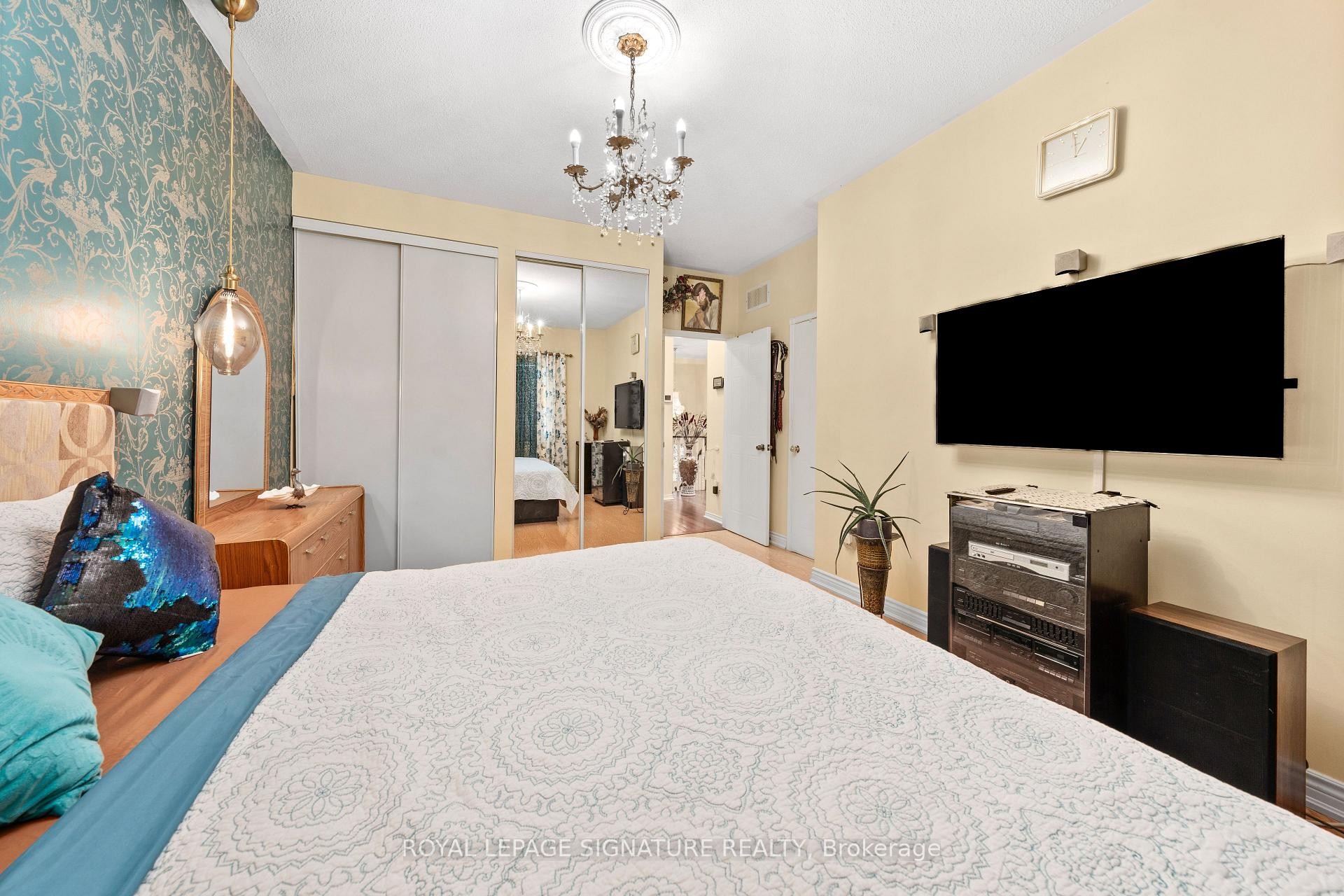 









687


Twain

Avenue,
Mississauga,




ON
L5W 1K7

