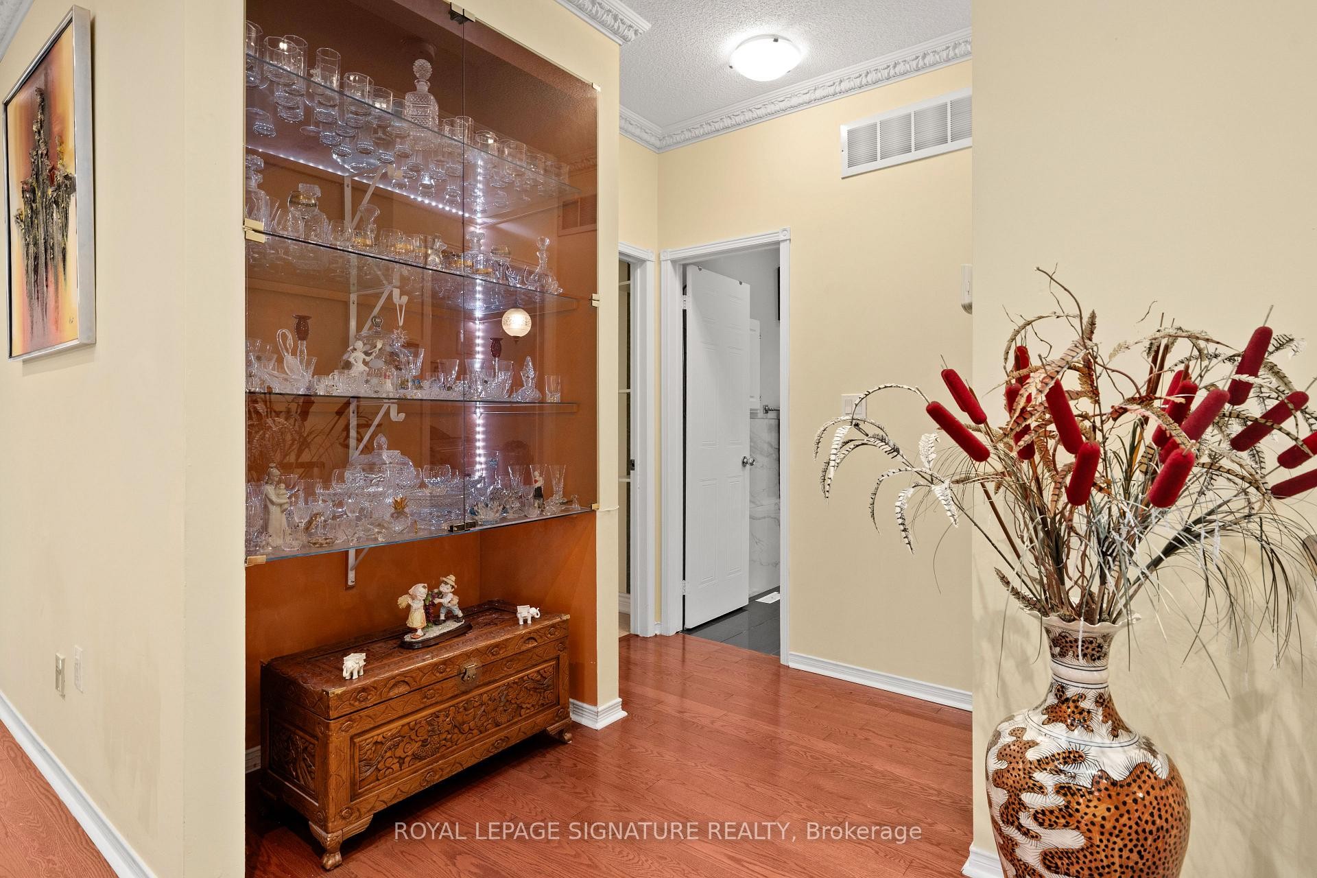 









687


Twain

Avenue,
Mississauga,




ON
L5W 1K7

