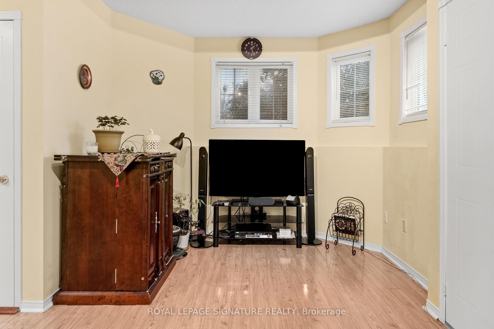 









687


Twain

Avenue,
Mississauga,




ON
L5W 1K7

