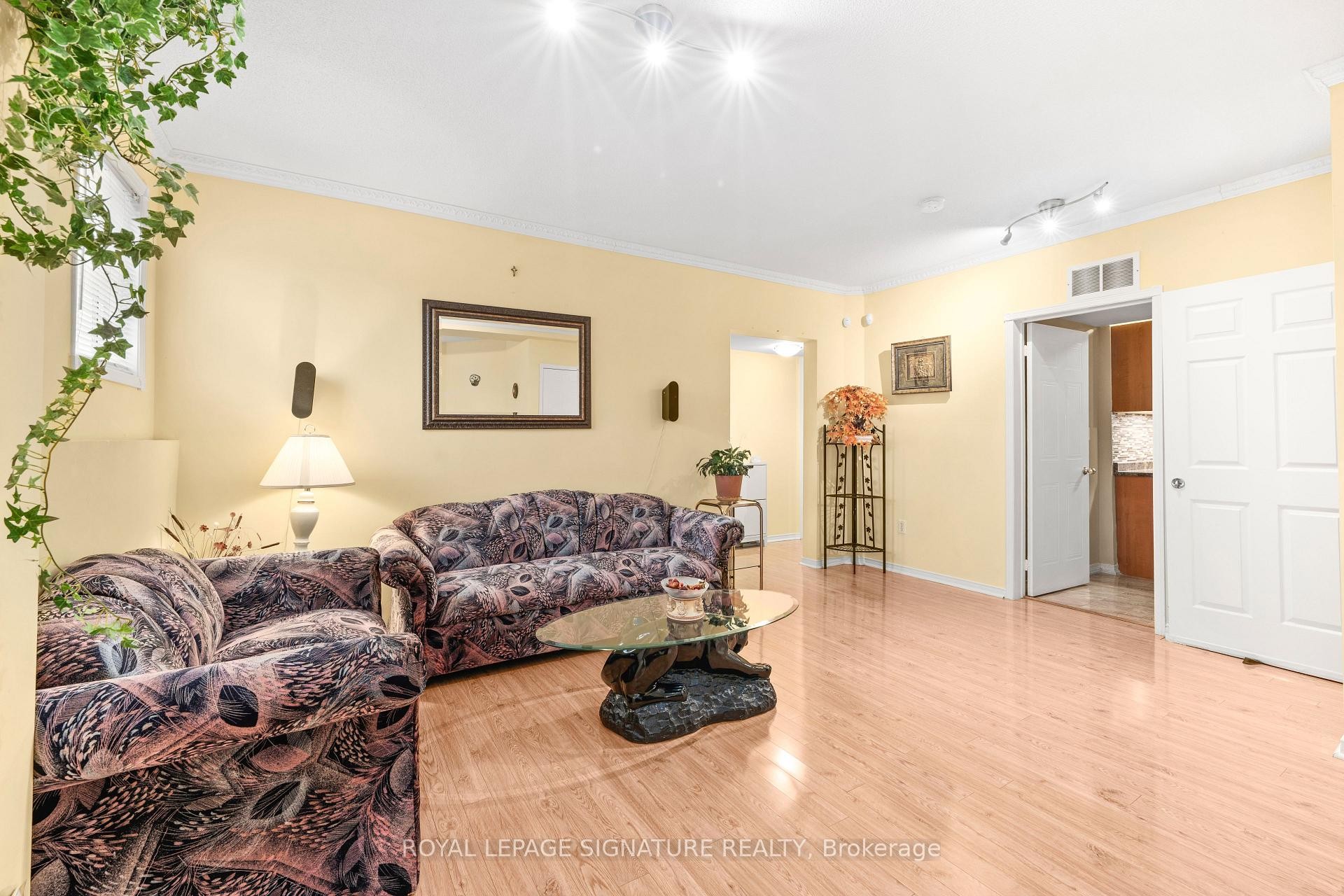 









687


Twain

Avenue,
Mississauga,




ON
L5W 1K7

