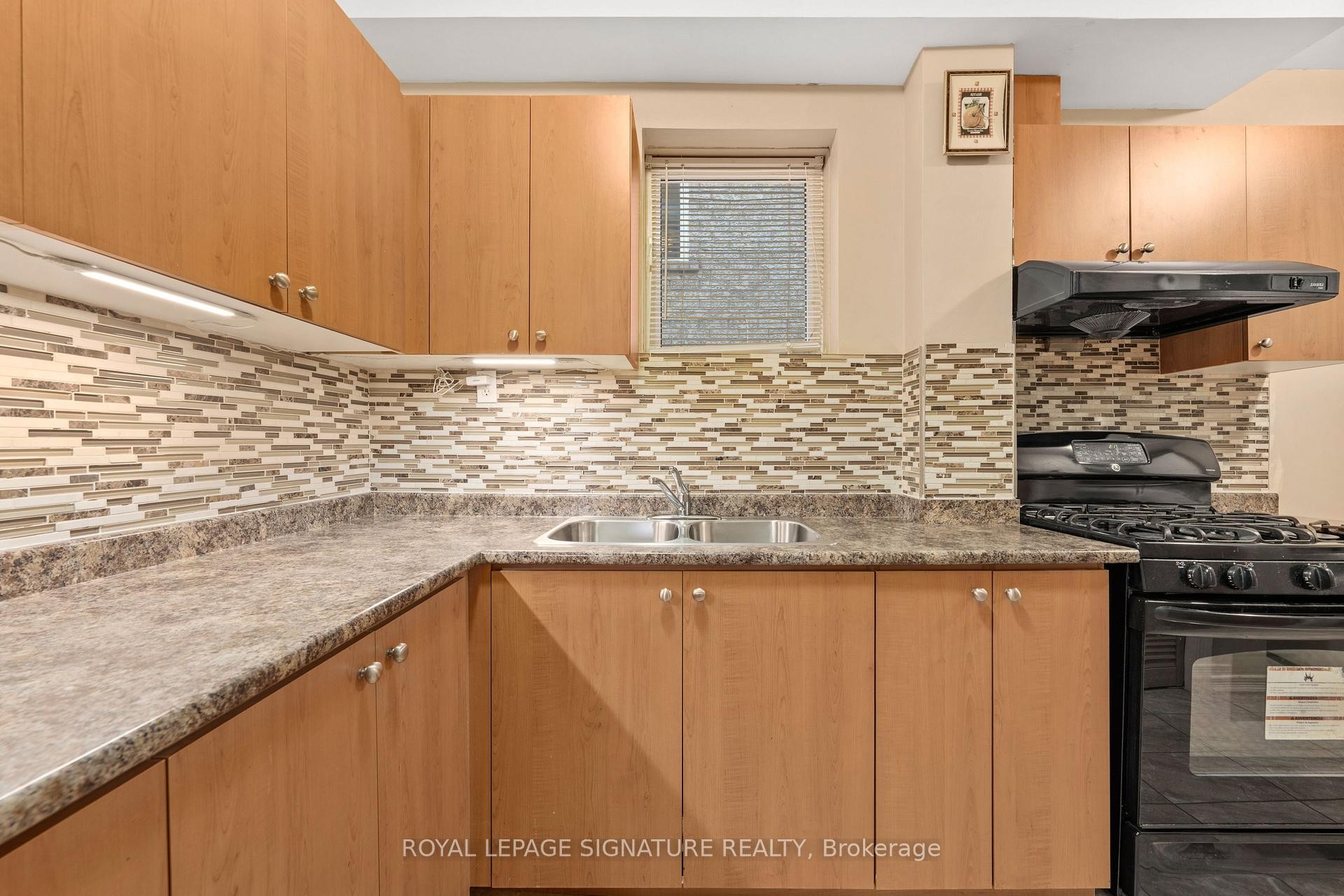









687


Twain

Avenue,
Mississauga,




ON
L5W 1K7

