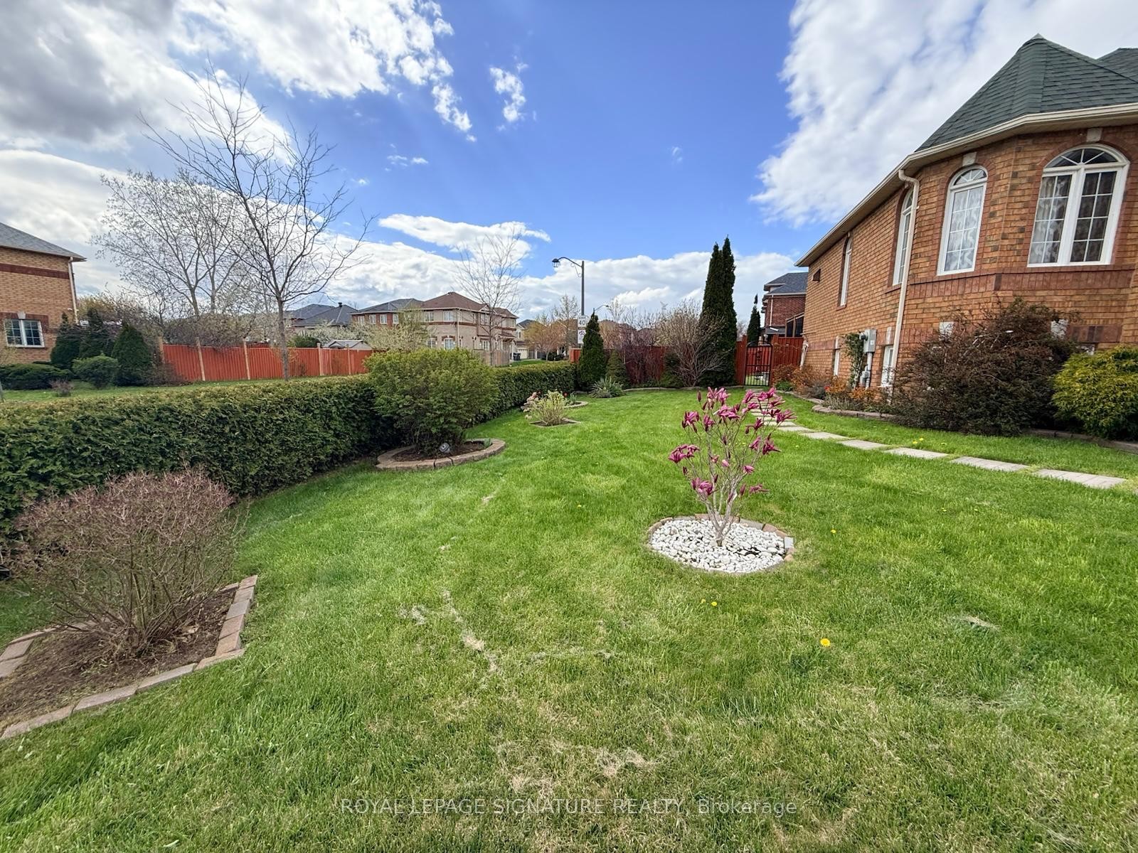









687


Twain

Avenue,
Mississauga,




ON
L5W 1K7


