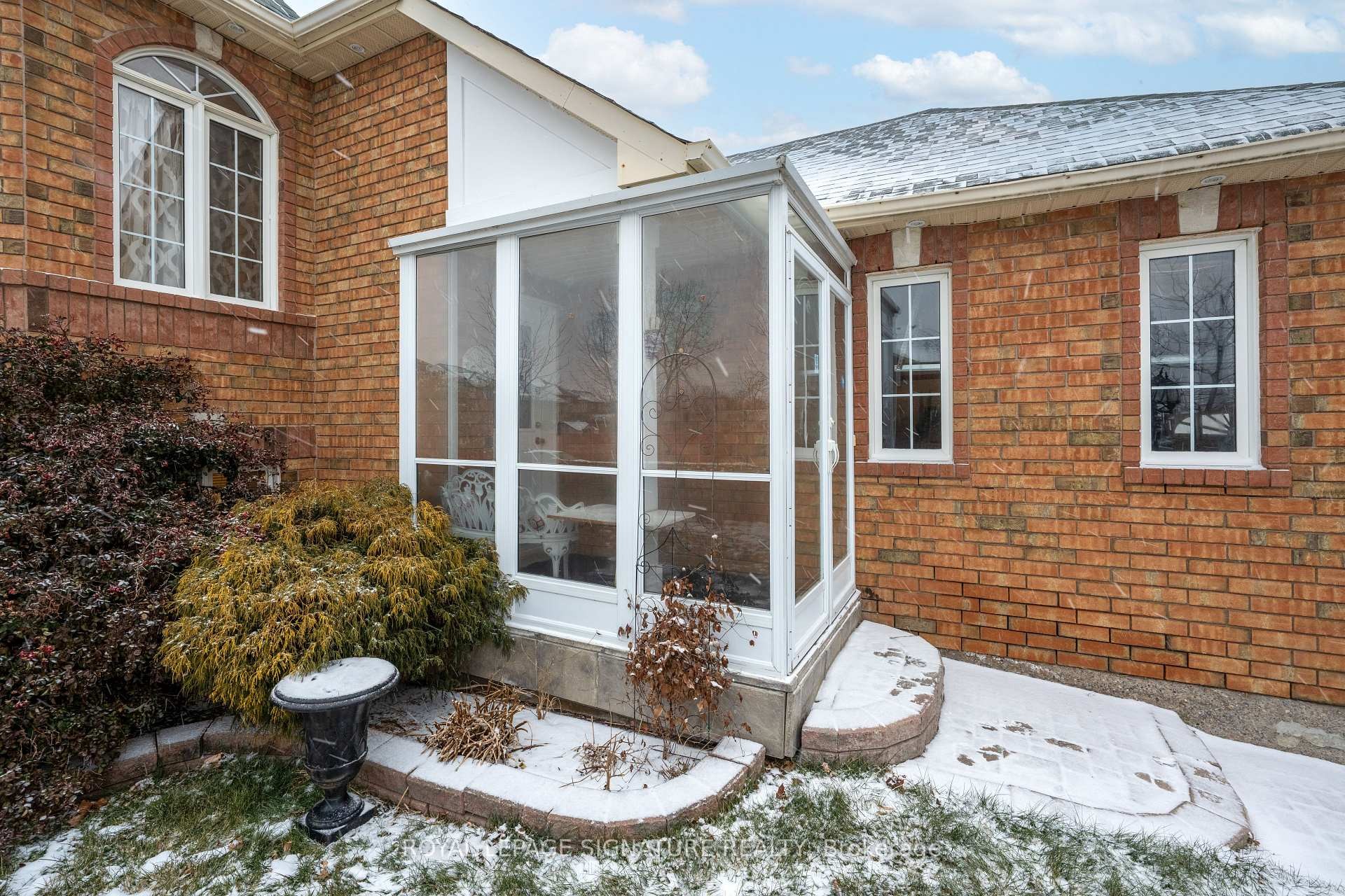 









687


Twain

Avenue,
Mississauga,




ON
L5W 1K7

