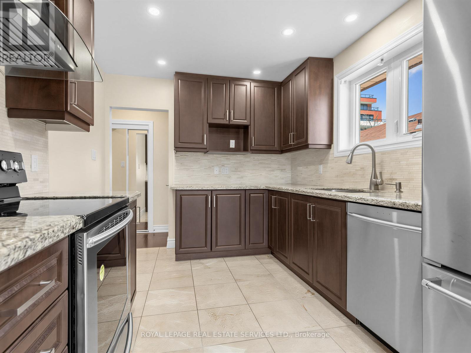 












44 CARACAS ROAD

,
Toronto,




Ontario
M2K1A9

