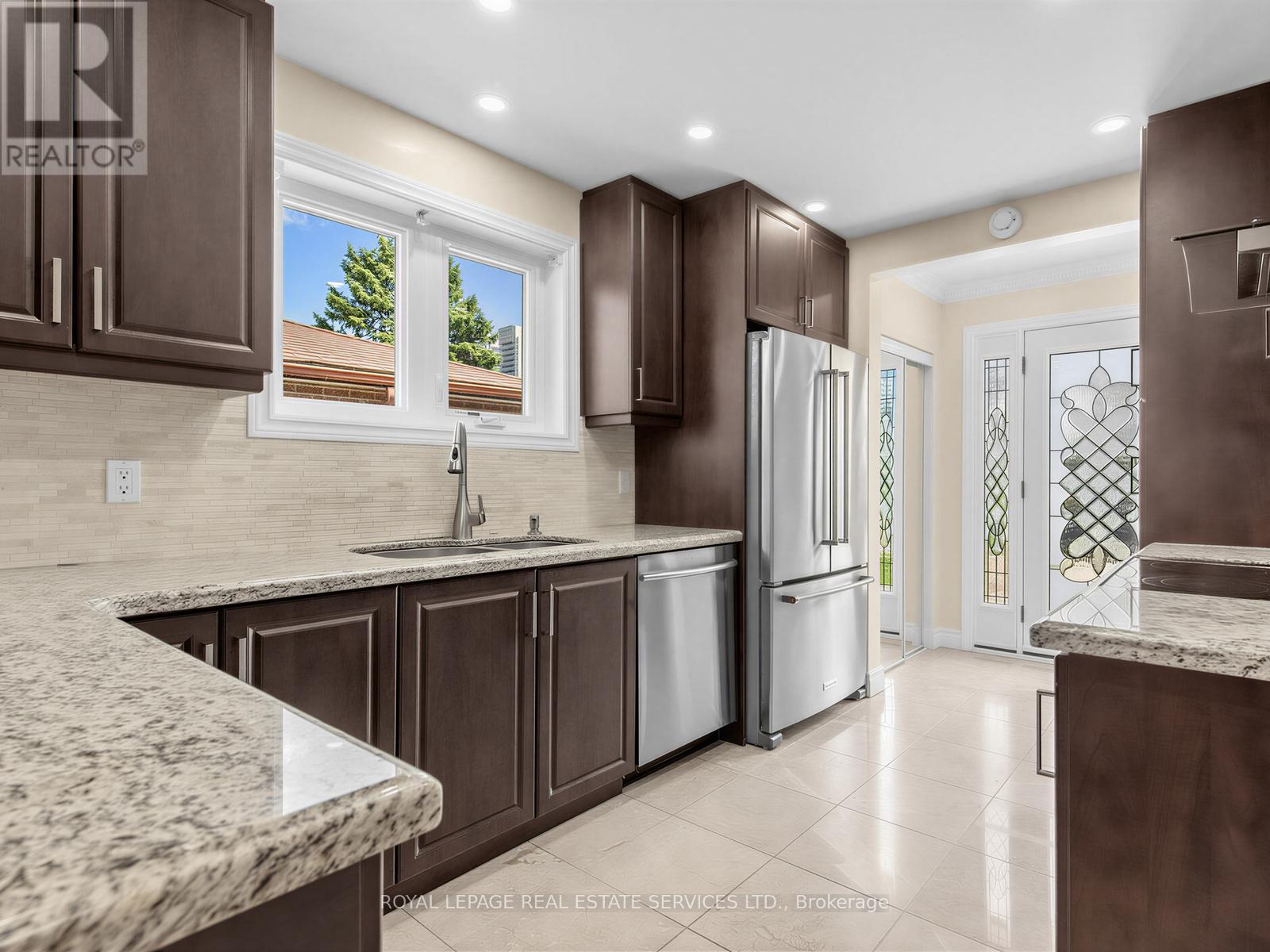 












44 CARACAS ROAD

,
Toronto,




Ontario
M2K1A9

