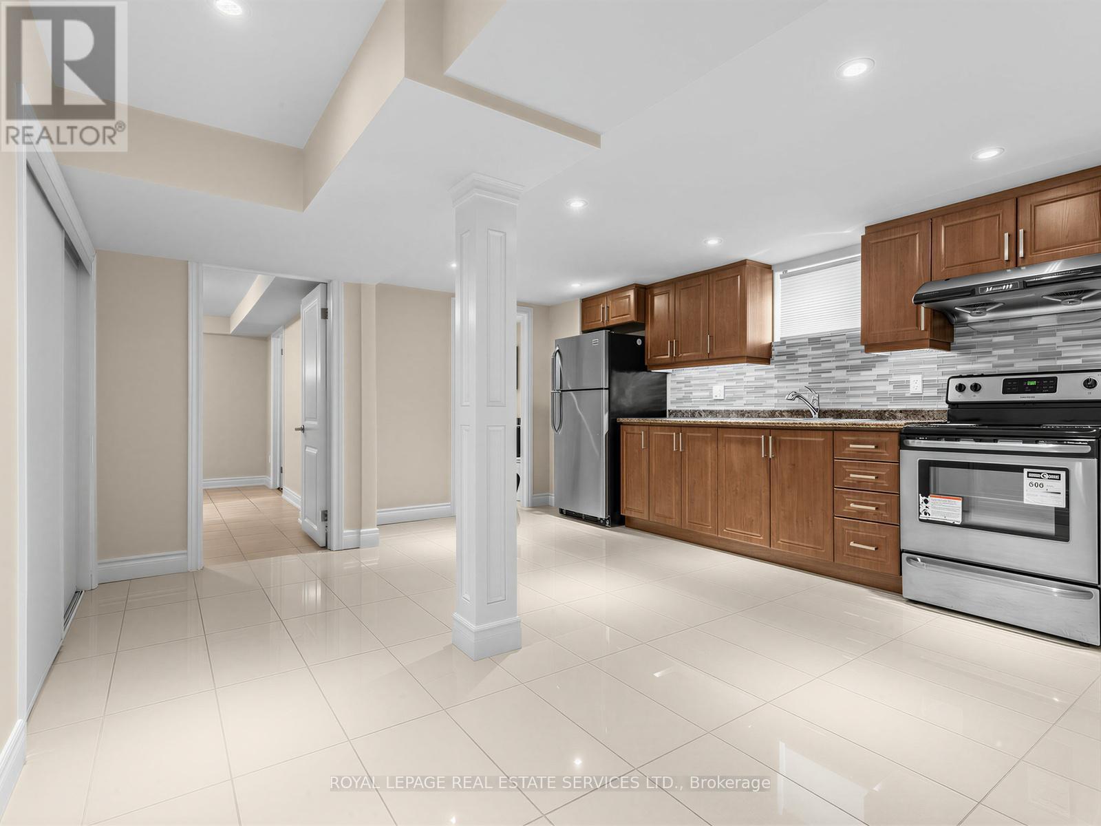 












44 CARACAS ROAD

,
Toronto,




Ontario
M2K1A9

