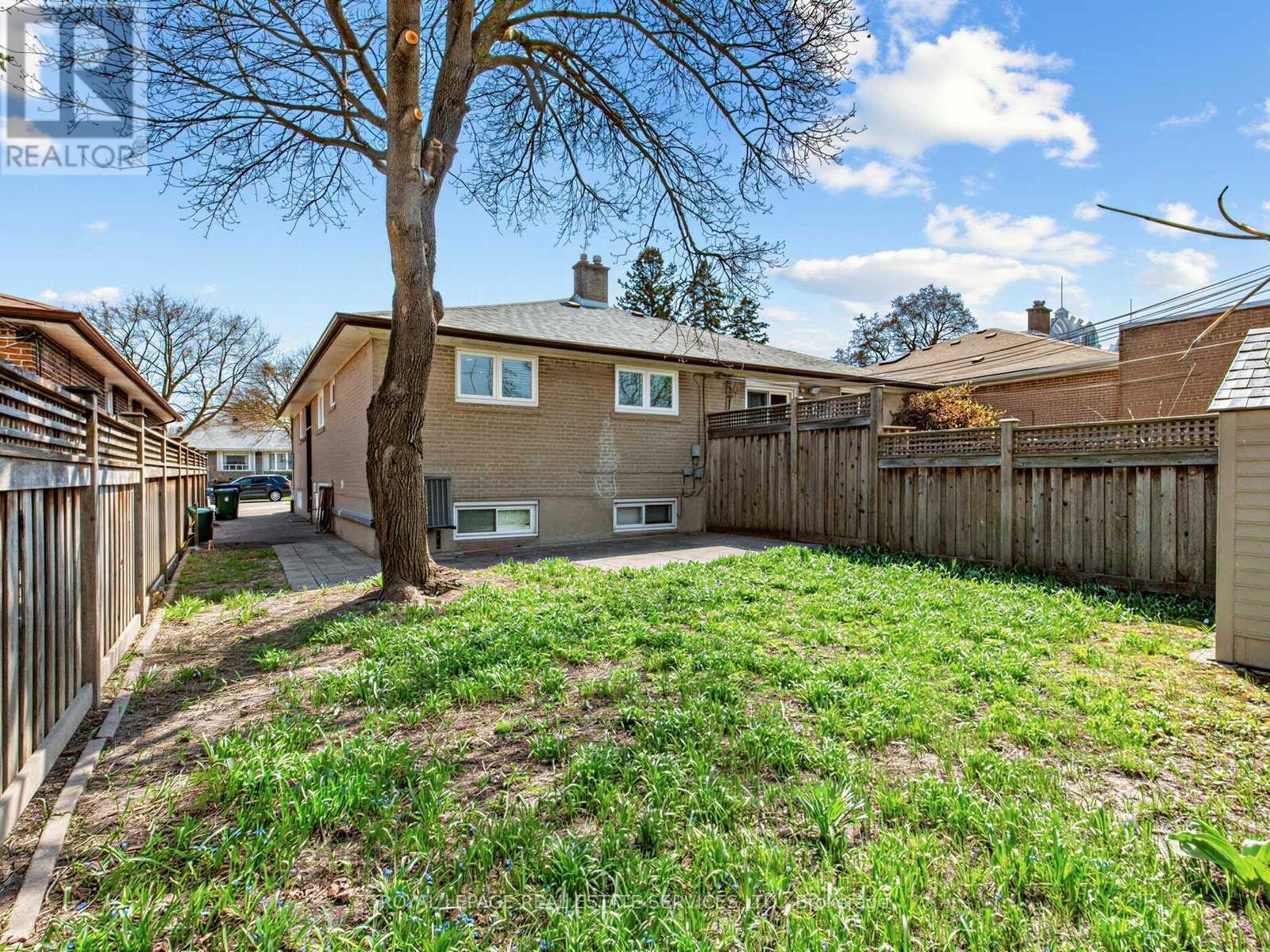 












44 CARACAS ROAD

,
Toronto,




Ontario
M2K1A9

