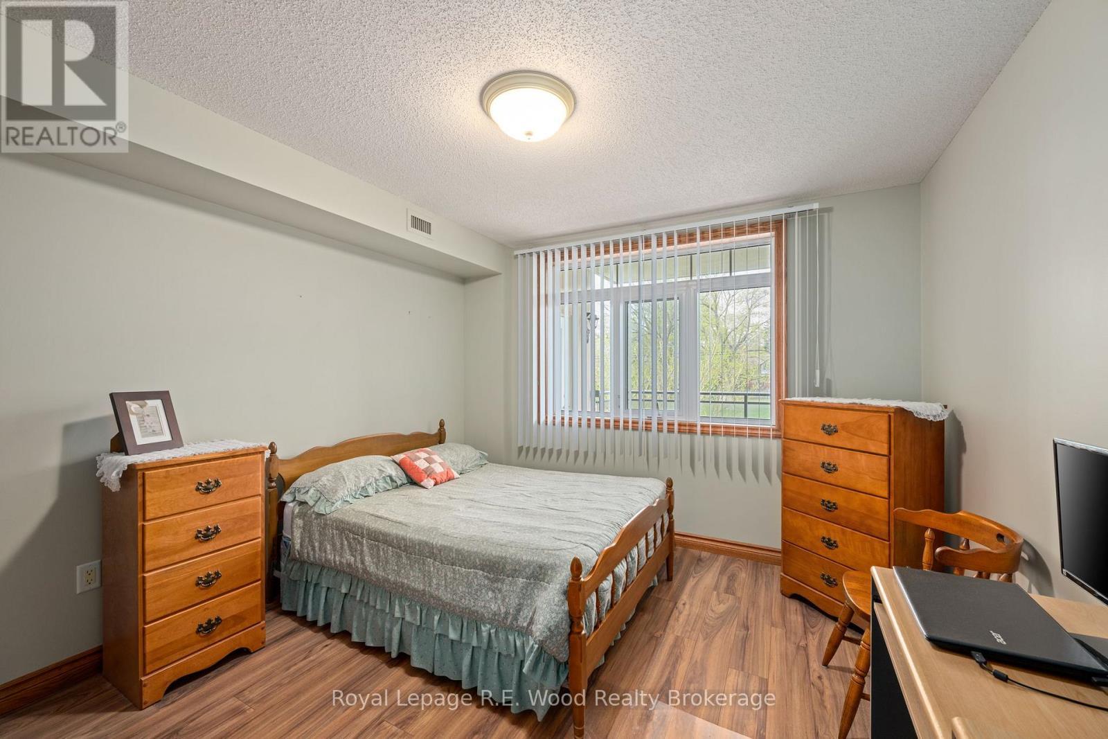 












205 - 80 BRIDGE STREET E

,
Tillsonburg,




Ontario
N4G1T2

