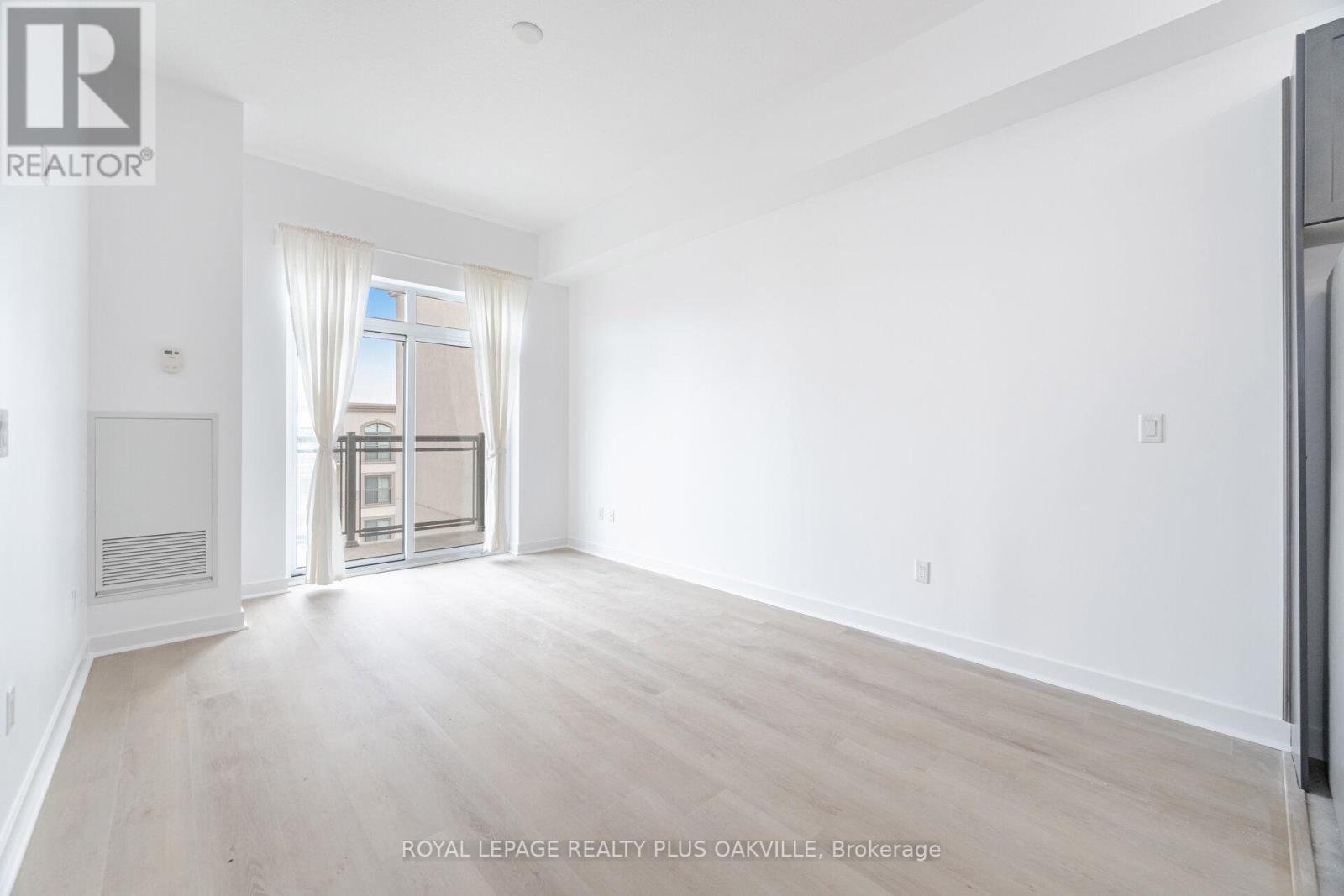












804 - 2486 OLD BRONTE ROAD

,
Oakville,




Ontario
L6M0Y4

