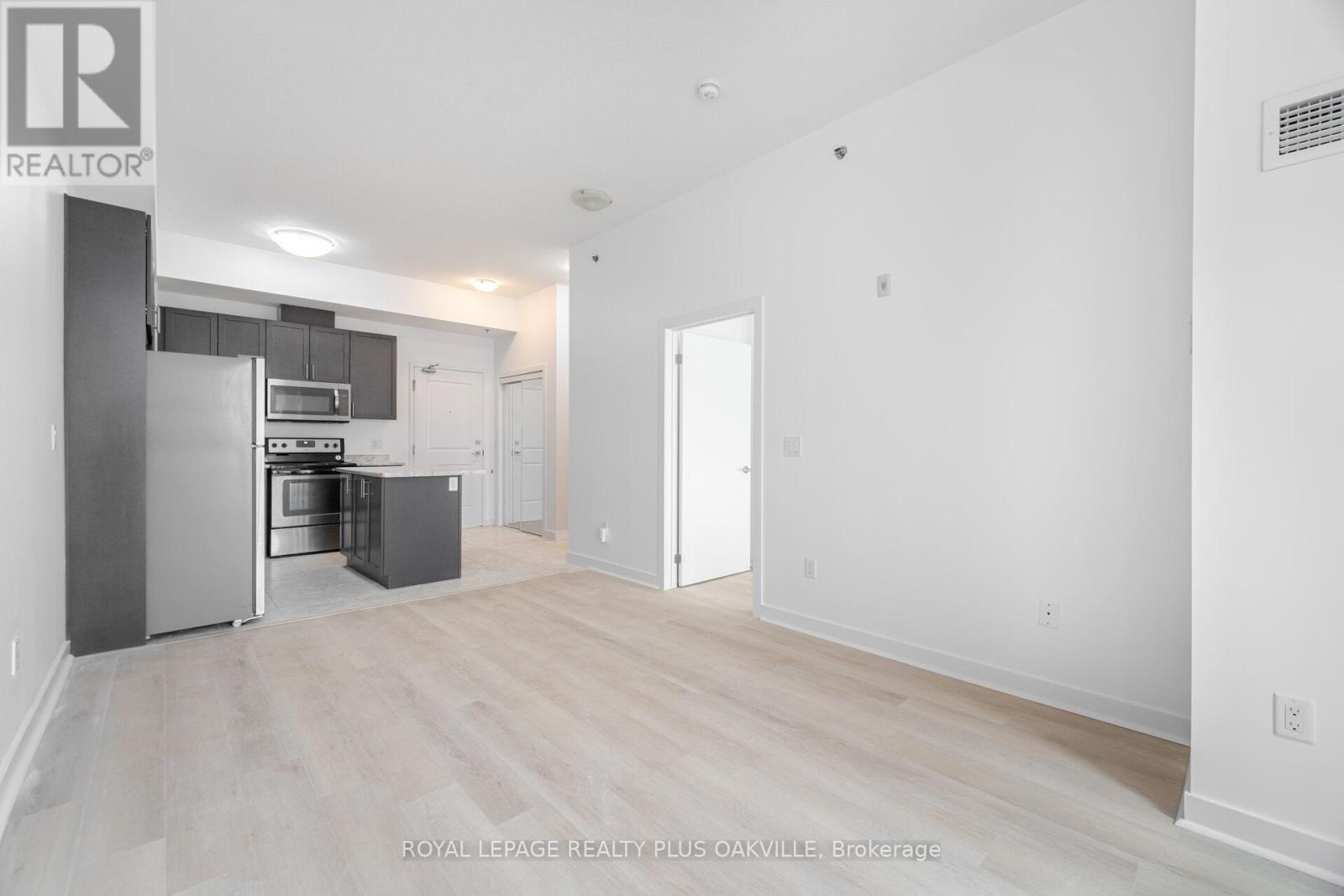 












804 - 2486 OLD BRONTE ROAD

,
Oakville,




Ontario
L6M0Y4


