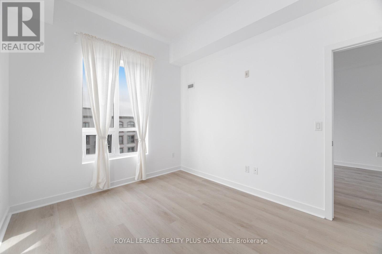 












804 - 2486 OLD BRONTE ROAD

,
Oakville,




Ontario
L6M0Y4

