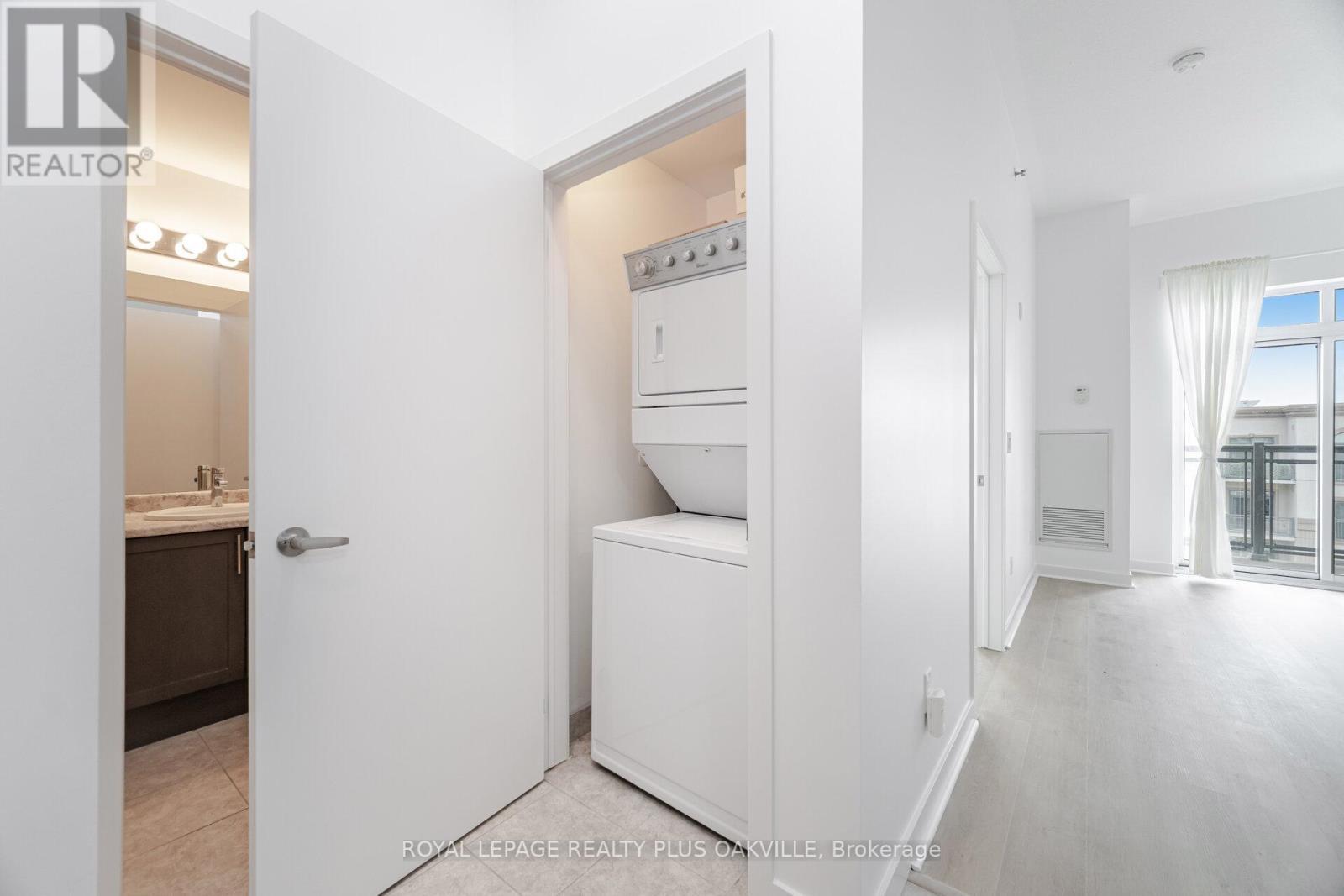 












804 - 2486 OLD BRONTE ROAD

,
Oakville,




Ontario
L6M0Y4

