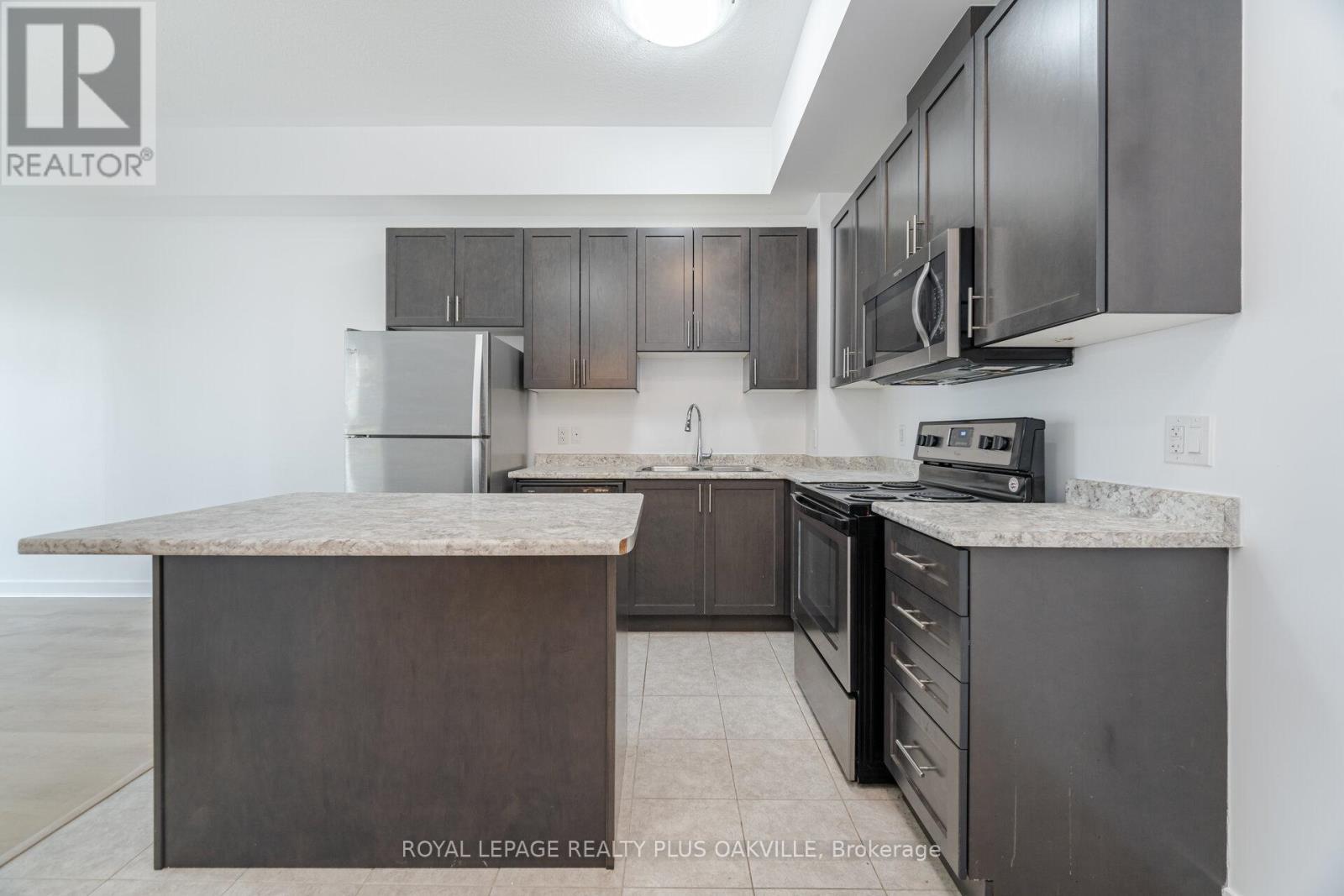 












804 - 2486 OLD BRONTE ROAD

,
Oakville,




Ontario
L6M0Y4

