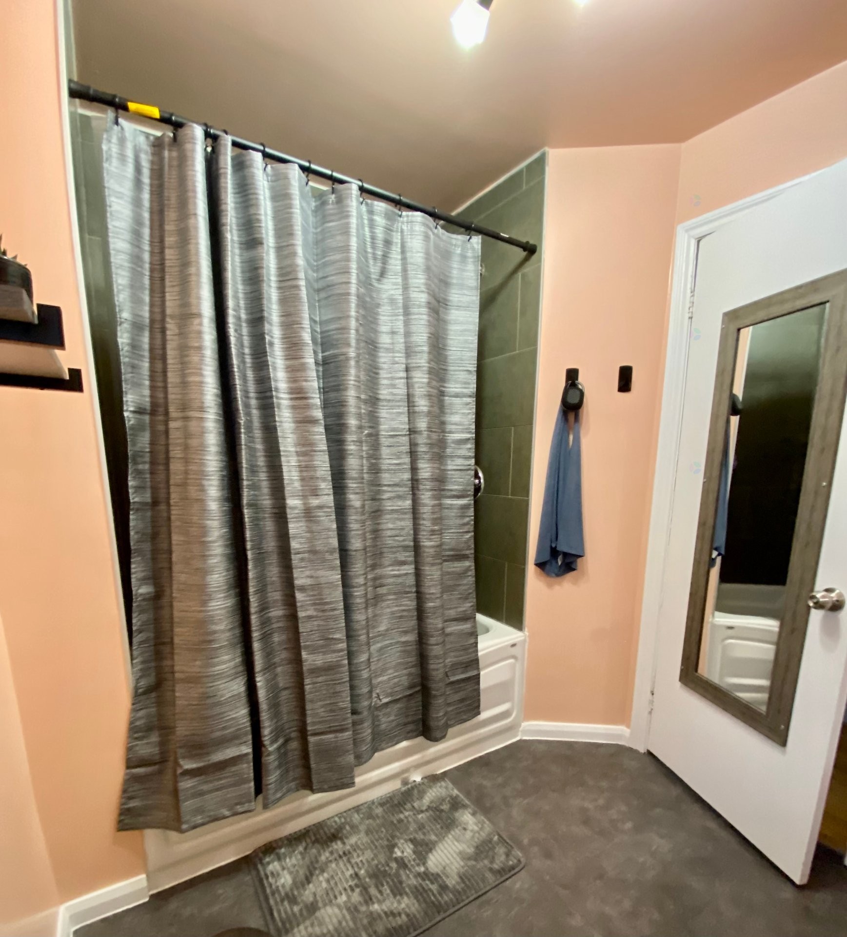 









289


Av. Cartier

,
Sept-Îles,




QC
G4R2T3

