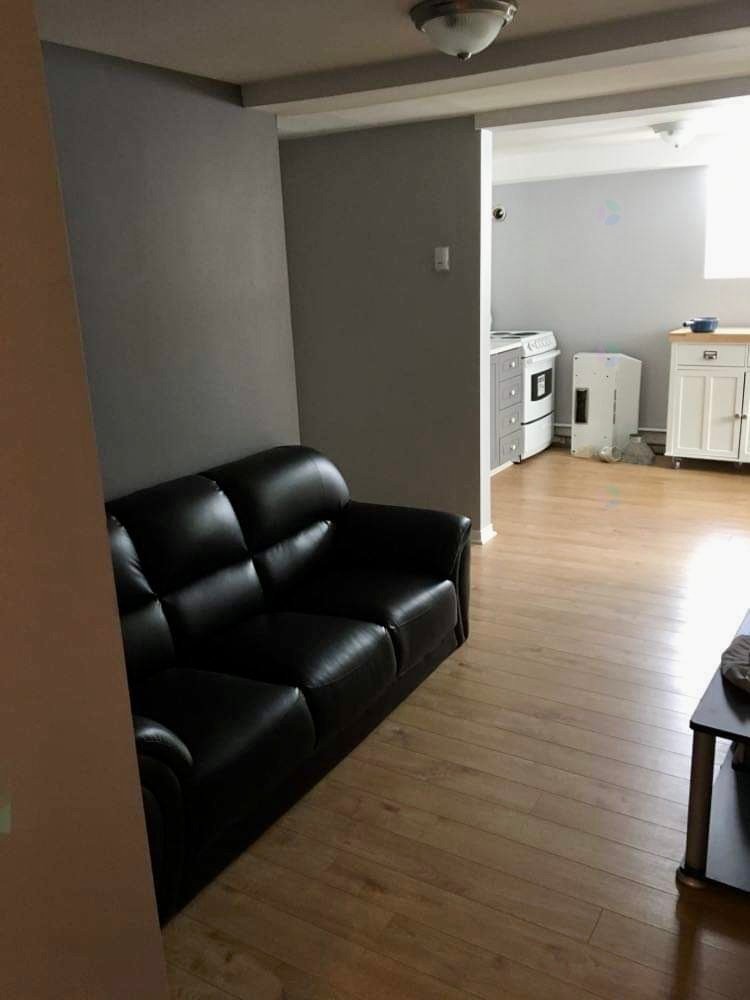 









289


Av. Cartier

,
Sept-Îles,




QC
G4R2T3


