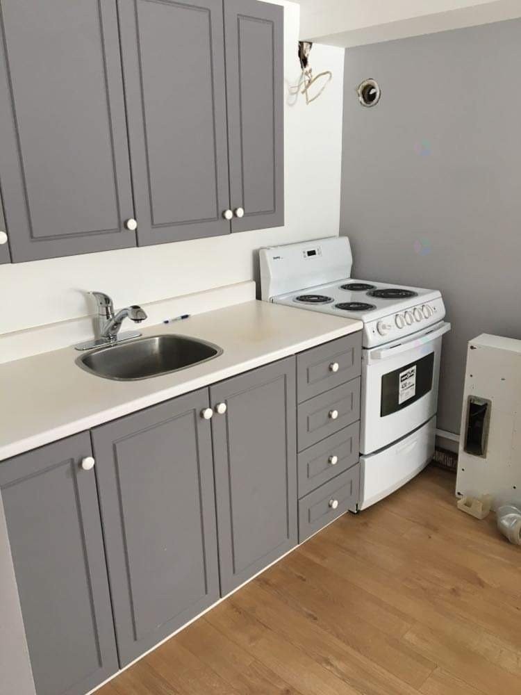 









289


Av. Cartier

,
Sept-Îles,




QC
G4R2T3

