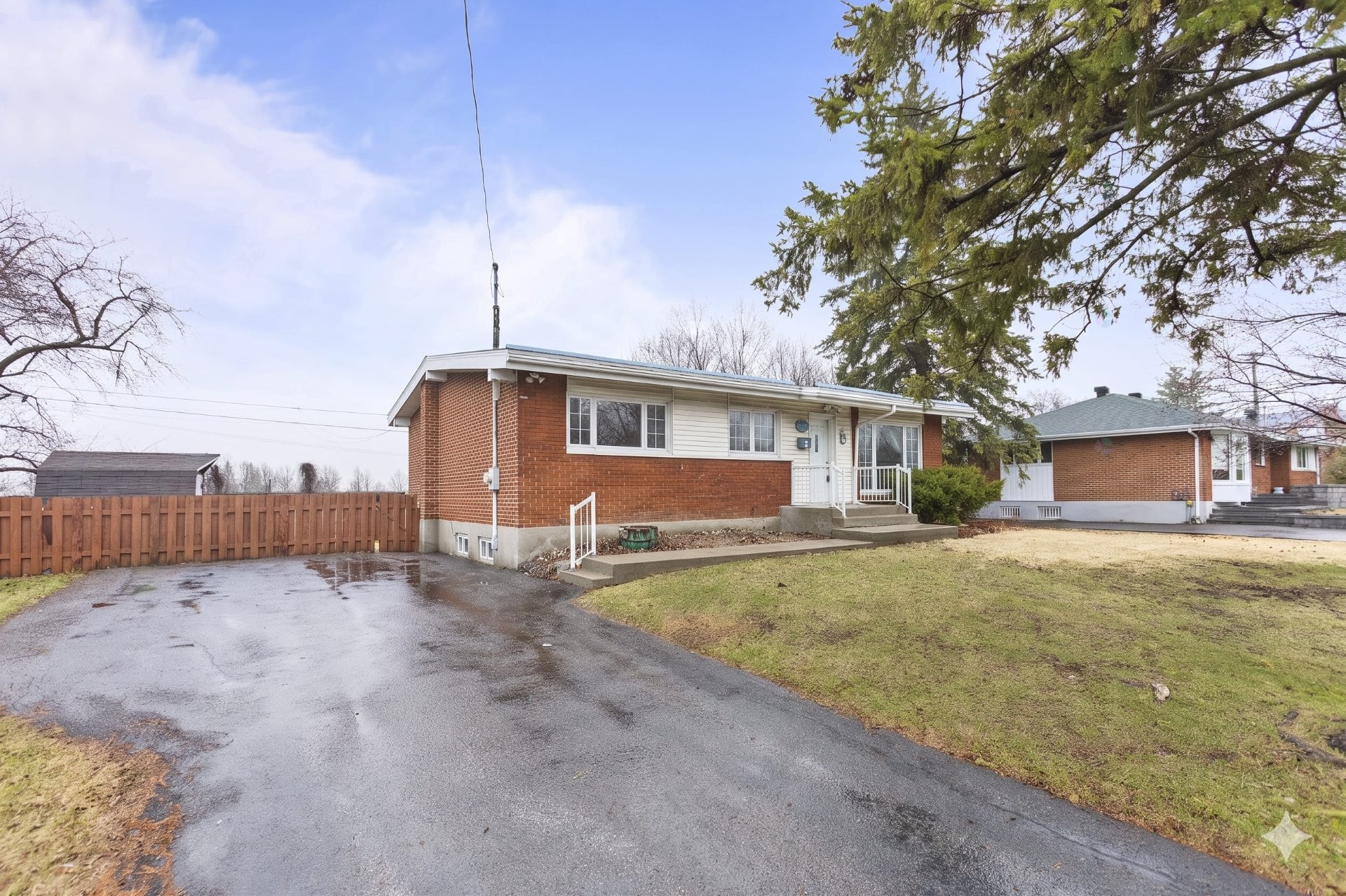 









112


Av. Douglas-Shand

,
Pointe-Claire,




QC
H9R2B6

