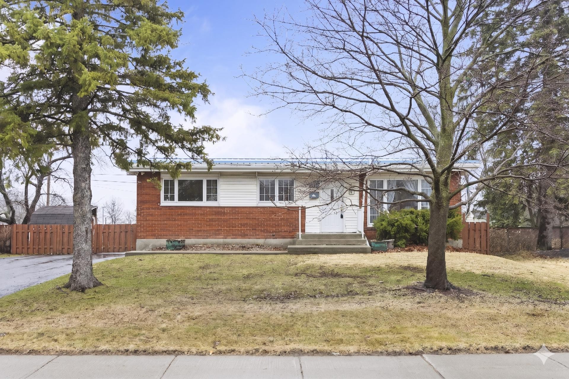 









112


Av. Douglas-Shand

,
Pointe-Claire,




QC
H9R2B6


