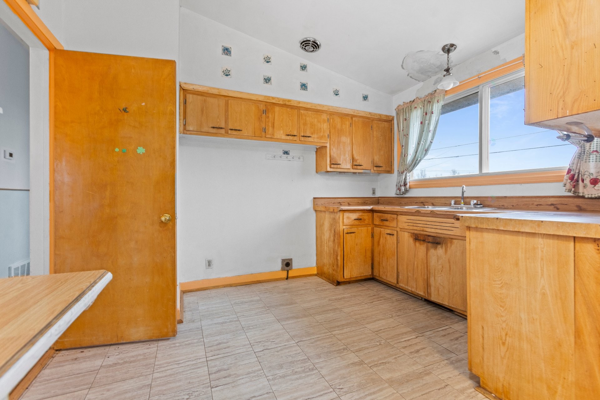 









112


Av. Douglas-Shand

,
Pointe-Claire,




QC
H9R2B6

