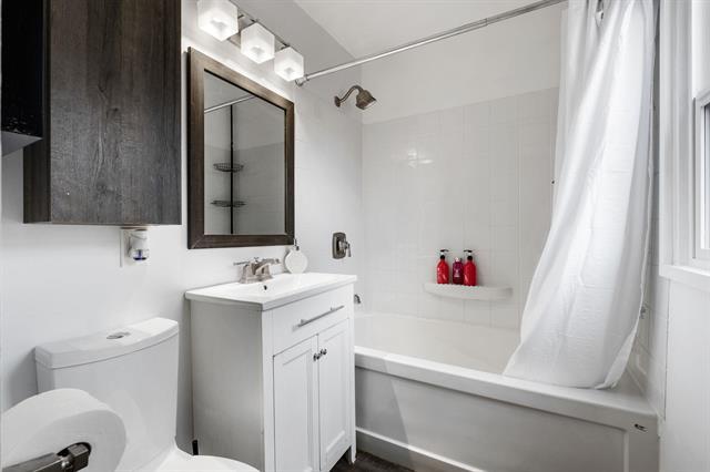 









938


Talbot

AVE,
Winnipeg,




MB
R2L 0T2

