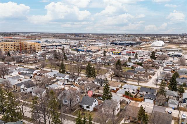 









938


Talbot

AVE,
Winnipeg,




MB
R2L 0T2

