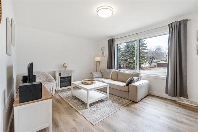 









938


Talbot

AVE,
Winnipeg,




MB
R2L 0T2

