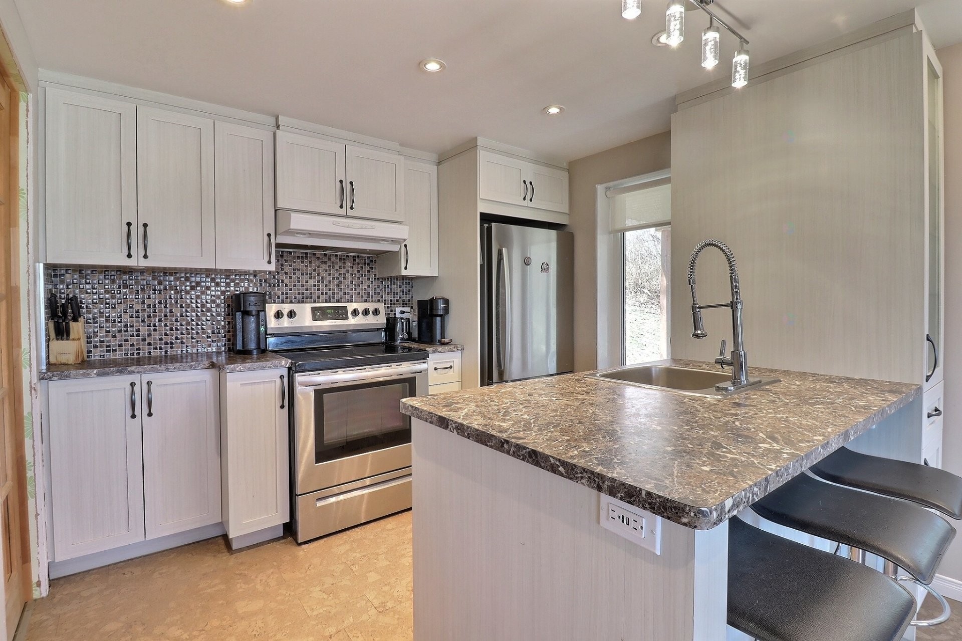 









3571


Boul. du Saguenay

,
Saguenay (Jonquière),




QC
G7X1G9

