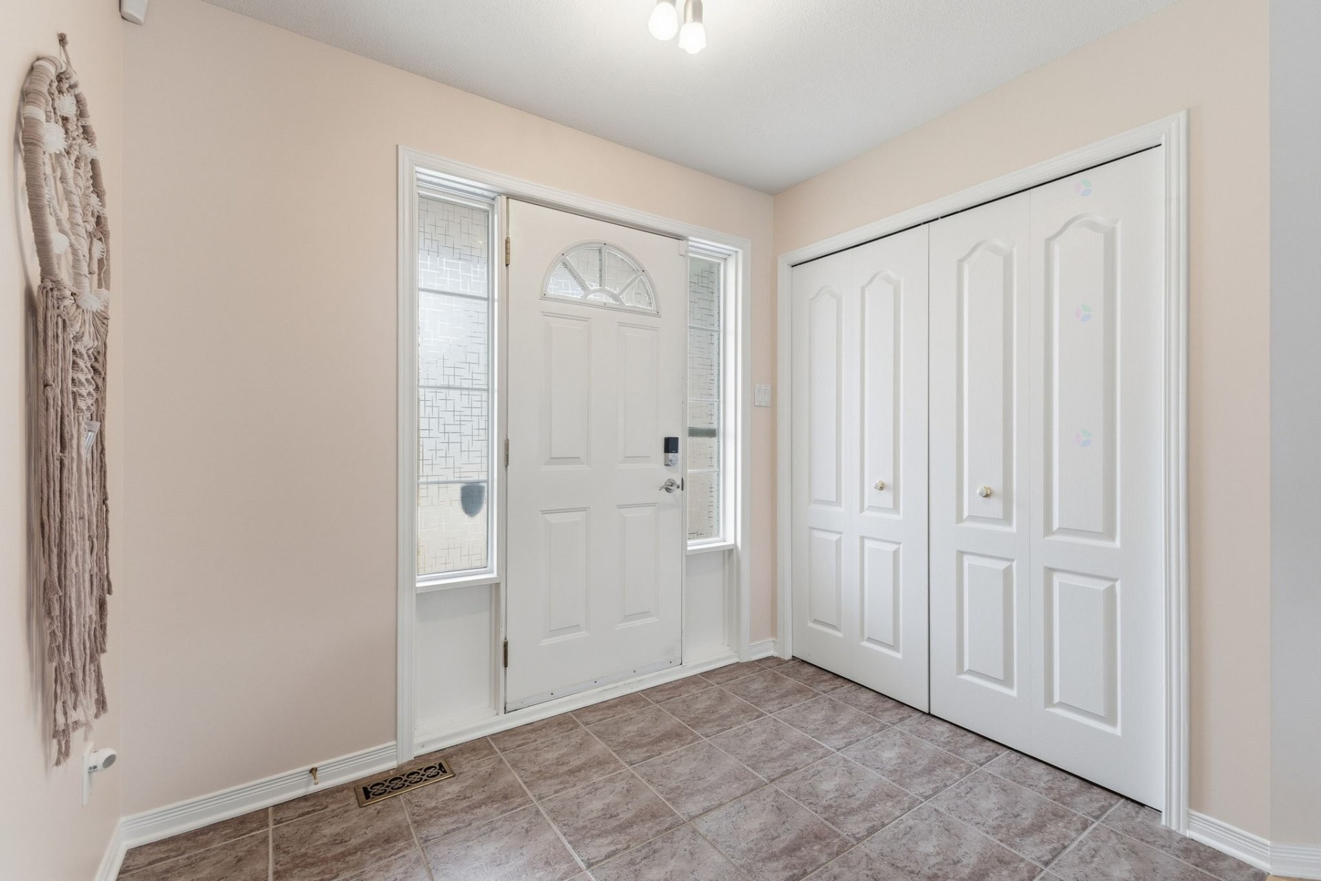 









60


Rue Norval-Jones

,
Gatineau (Aylmer),




QC
J9H7H3

