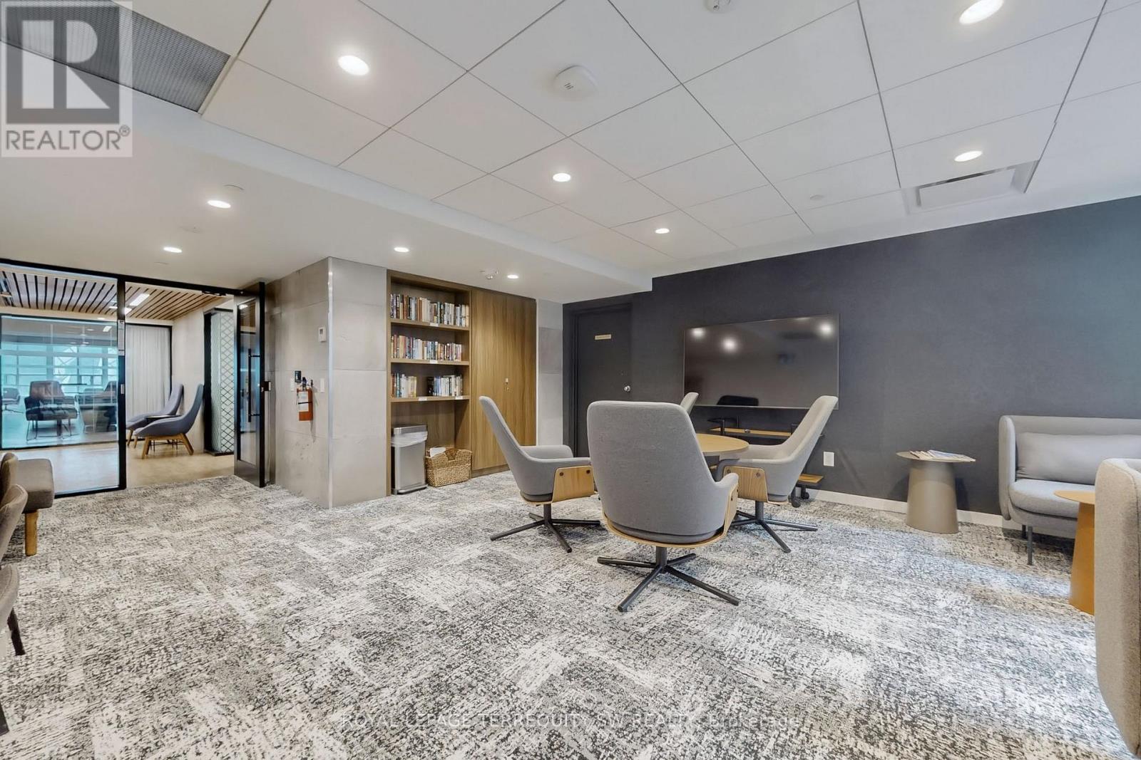 












2001 - 71 SIMCOE STREET

,
Toronto,




Ontario
M5J2S9

