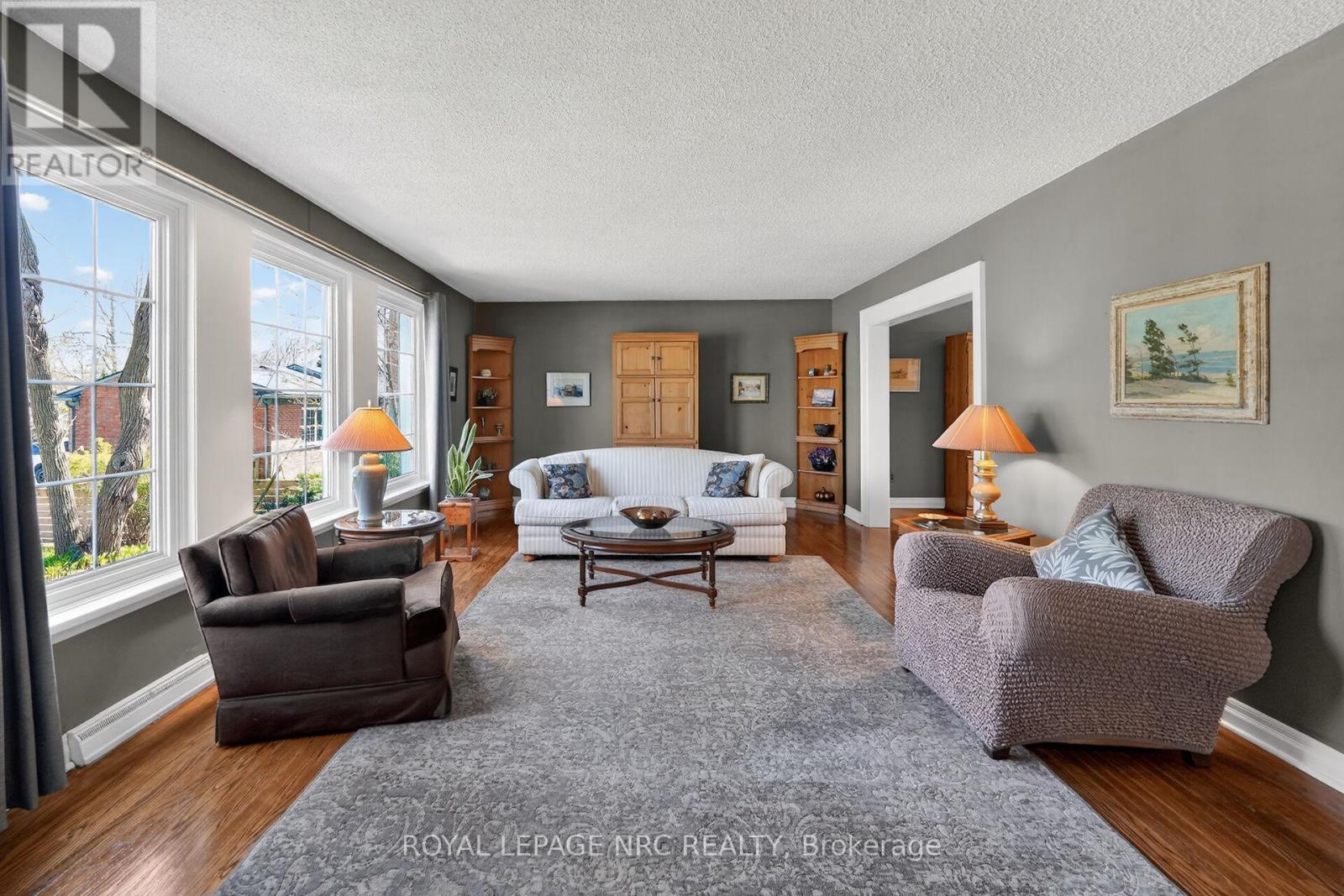 












10 BRIARFIELD CRESCENT

,
St. Catharines (Glendale/Glenridge),




Ontario
L2T3T5

