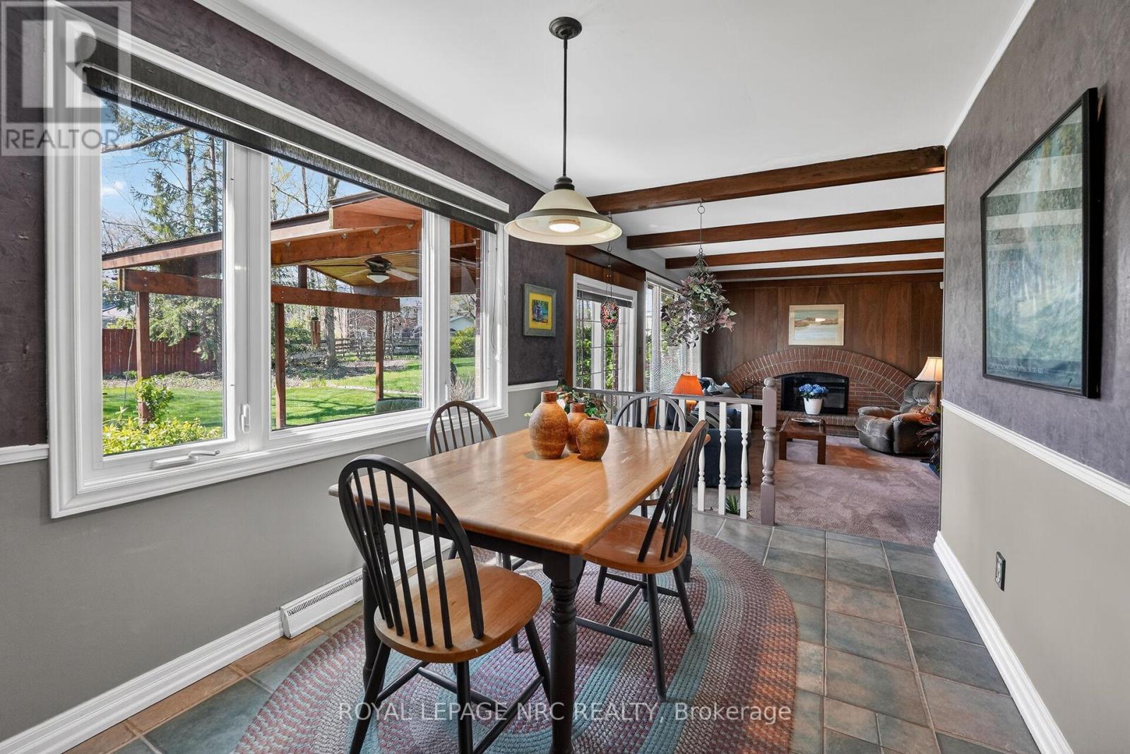 












10 BRIARFIELD CRESCENT

,
St. Catharines (Glendale/Glenridge),




Ontario
L2T3T5


