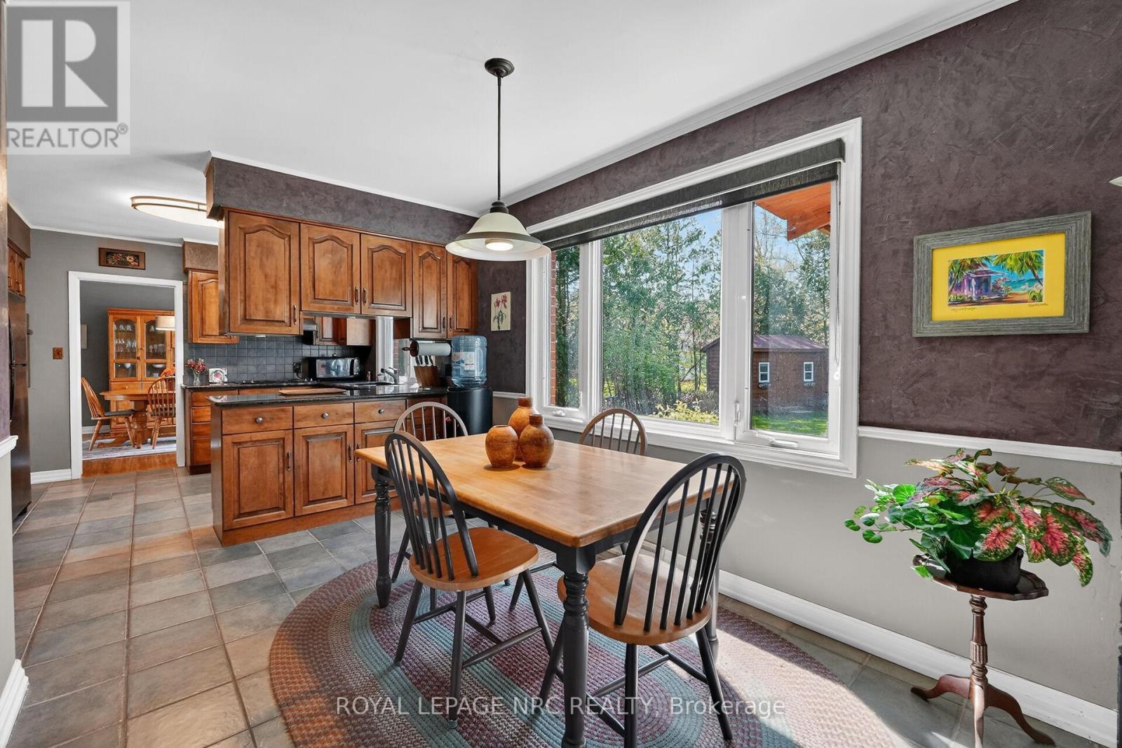 












10 BRIARFIELD CRESCENT

,
St. Catharines (Glendale/Glenridge),




Ontario
L2T3T5

