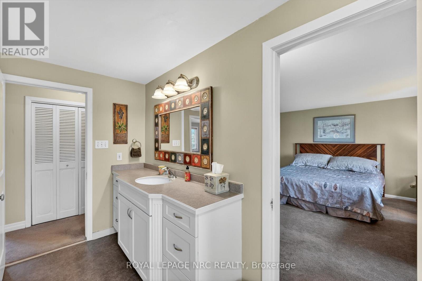 












10 BRIARFIELD CRESCENT

,
St. Catharines (Glendale/Glenridge),




Ontario
L2T3T5

