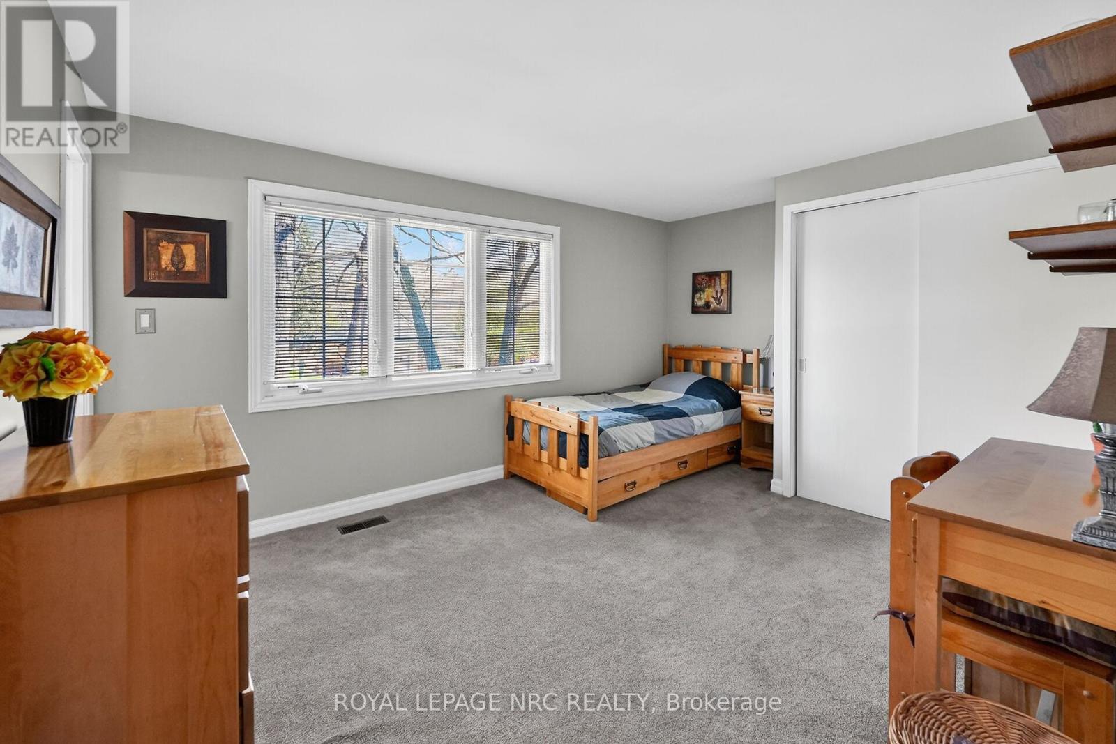 












10 BRIARFIELD CRESCENT

,
St. Catharines (Glendale/Glenridge),




Ontario
L2T3T5

